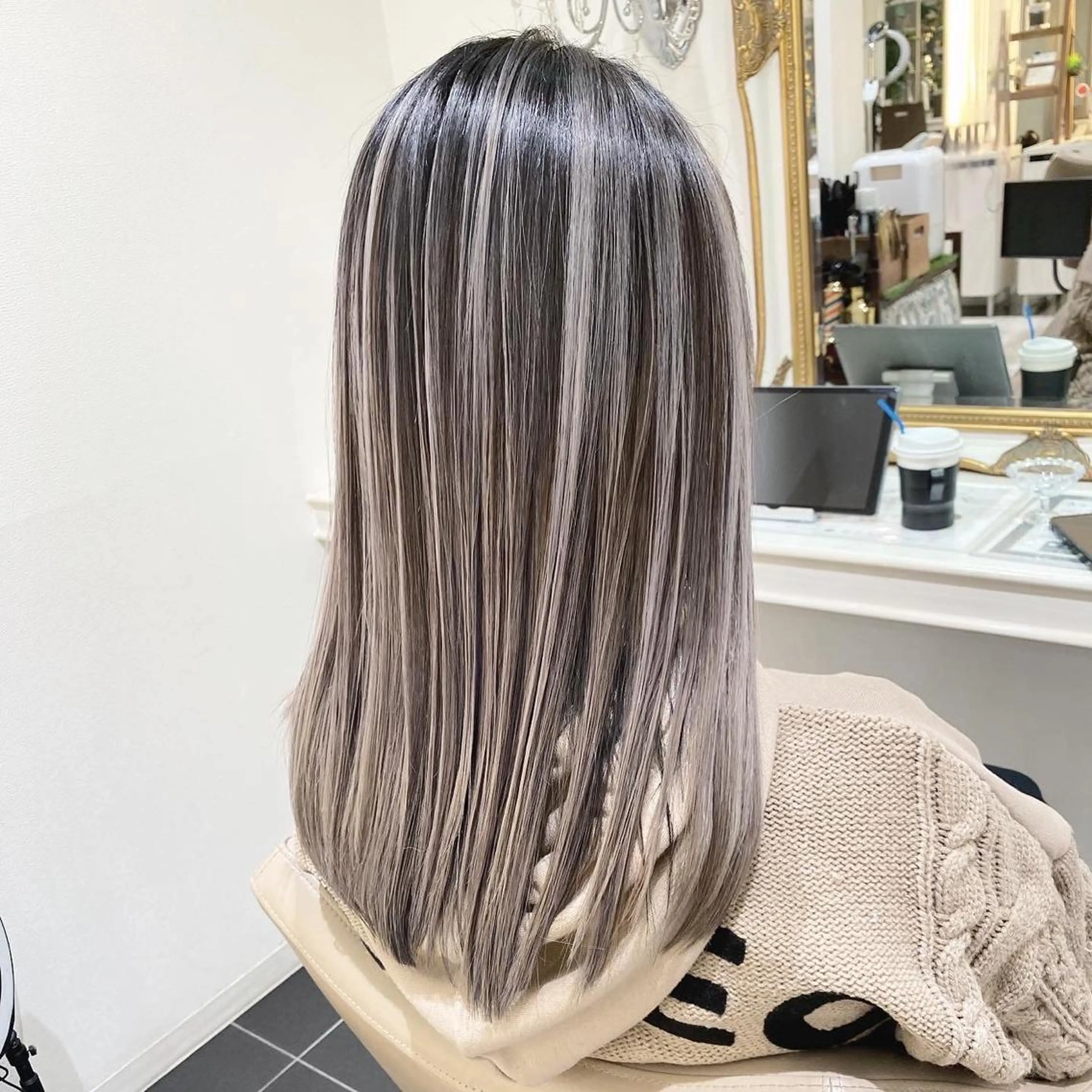 セミロング カラー ブリーチ カット ヘアカラー トリートメント 山崎俊輔/髪質改善 /バレイヤージュのヘアスタイル