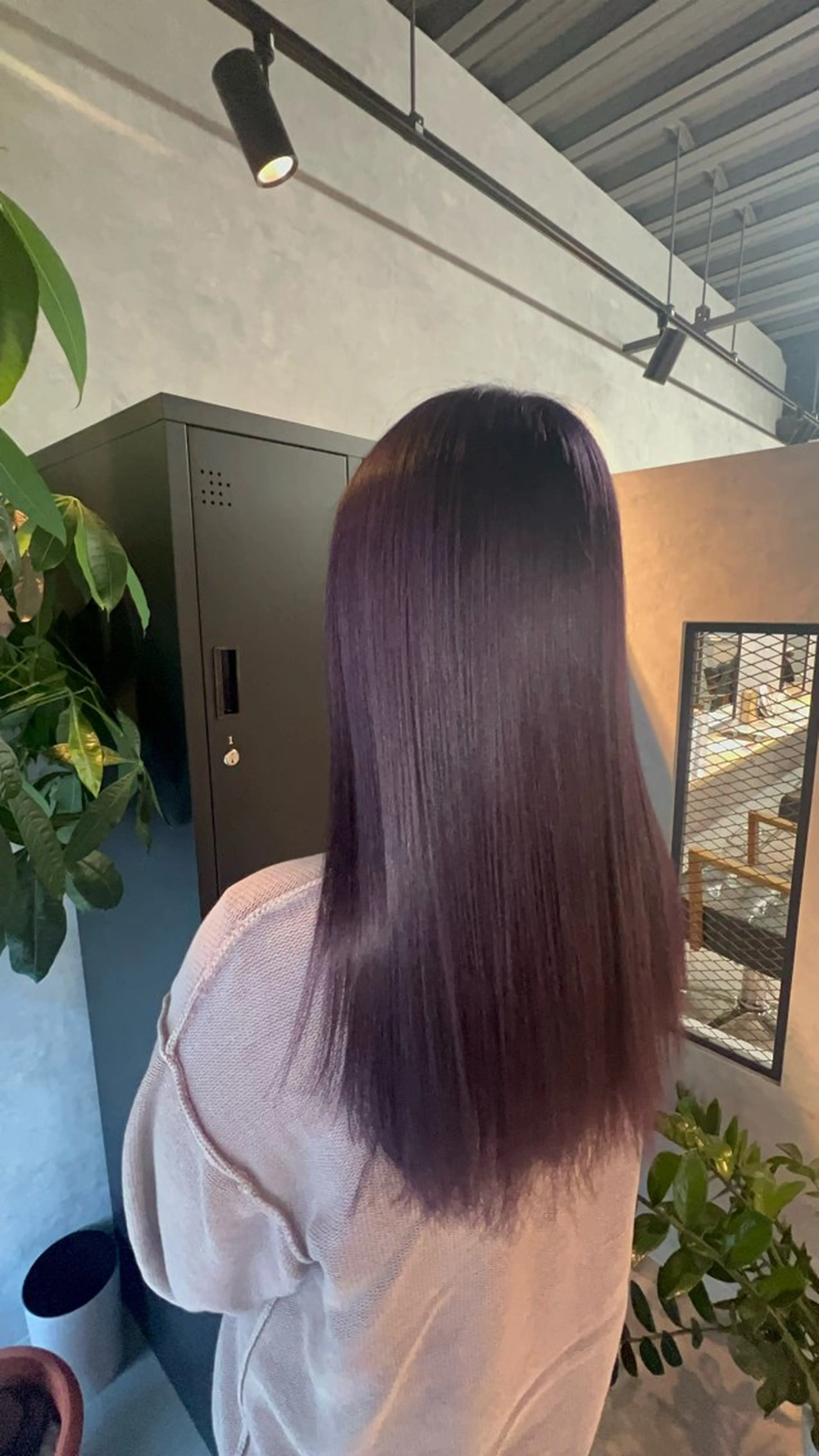 ロング motoトップカラー リスト/ブリーチカラのヘアスタイル