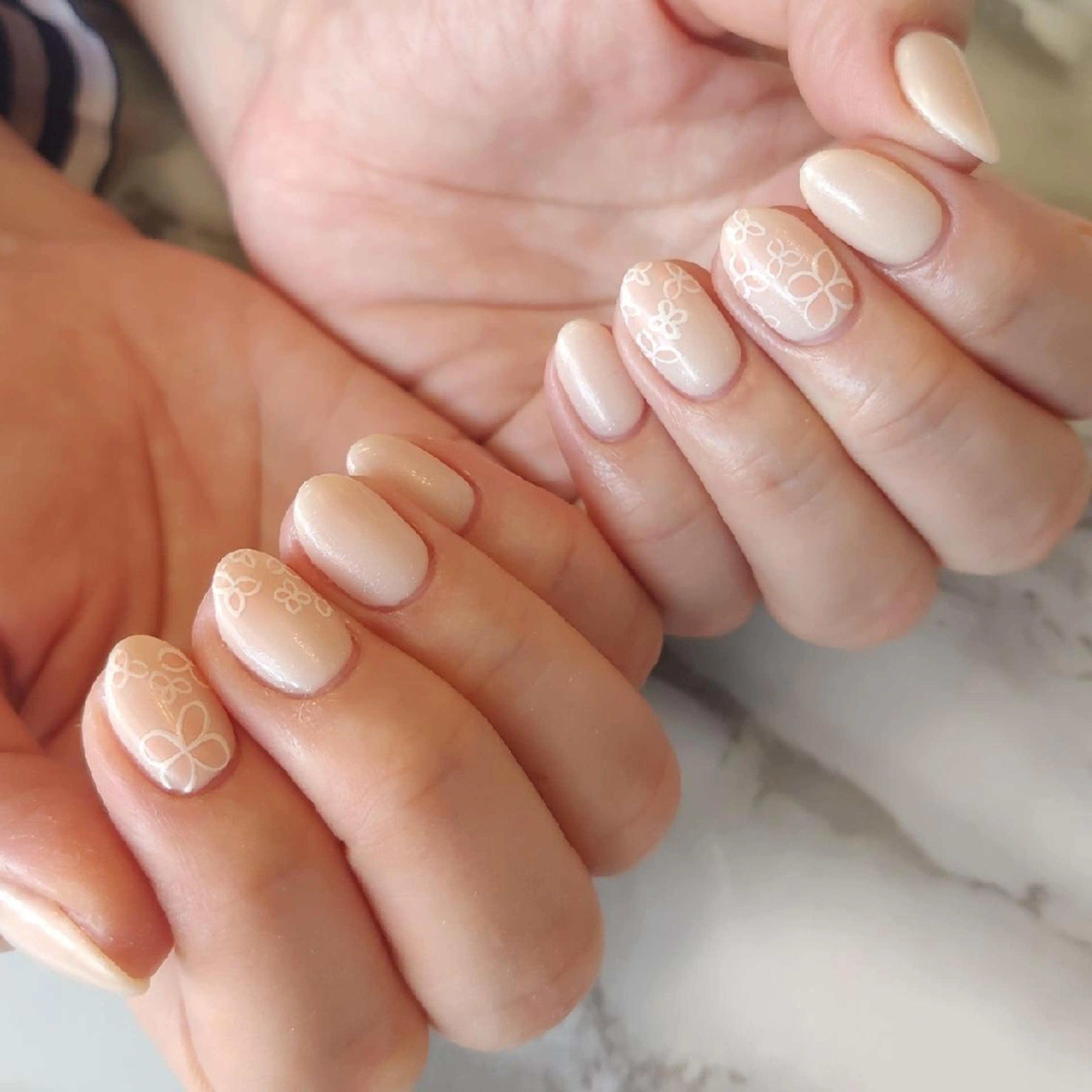 ネイル ジェヌインネイル 河内のネイルデザイン