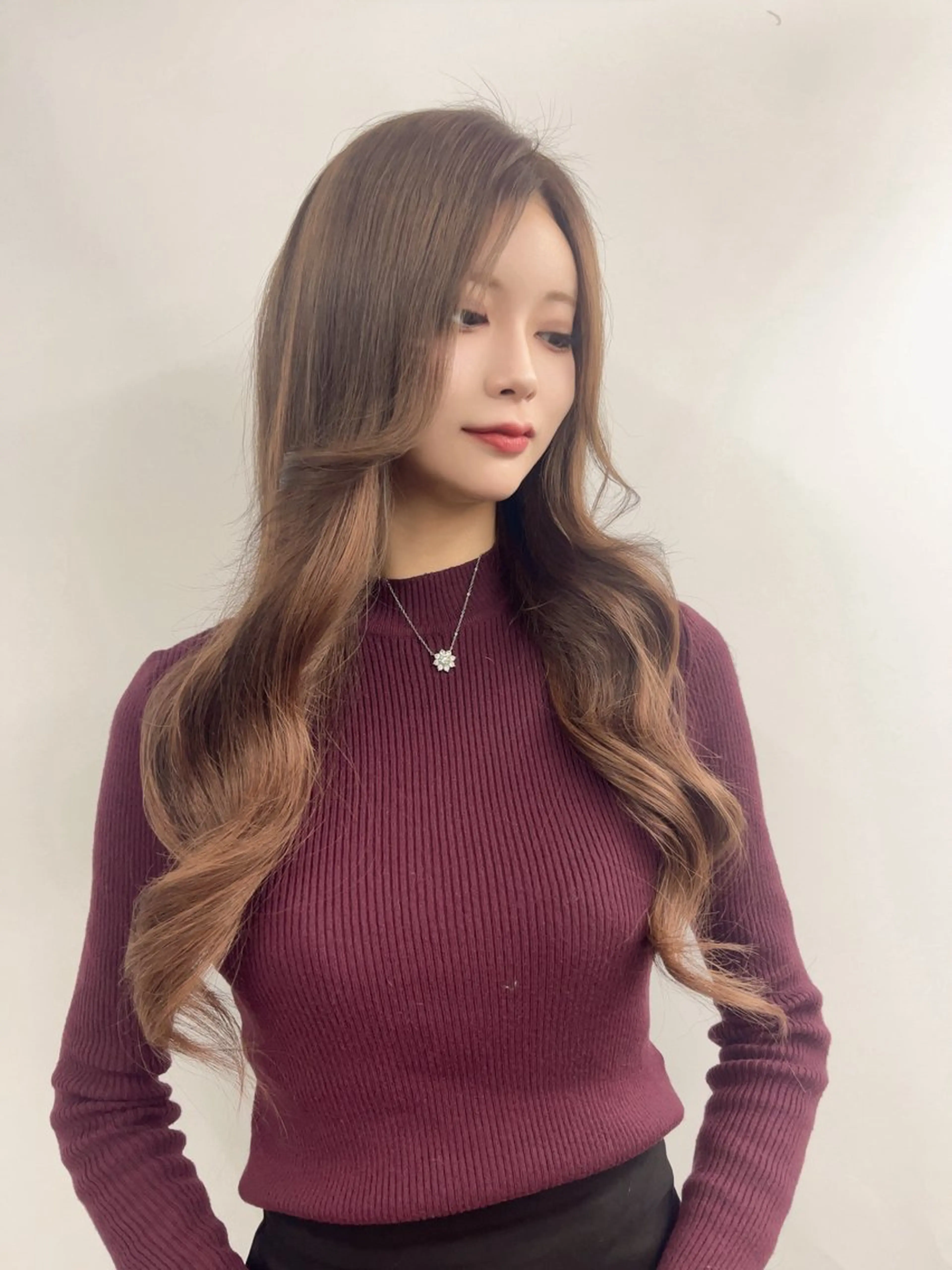 ロング カラー シールエクステ バレイヤージュ ブリーチ ハイライトカラー ブリーチなしカラー カット ヘアカラー トリートメント レイヤー/エクステ alpha下妻のヘアスタイル