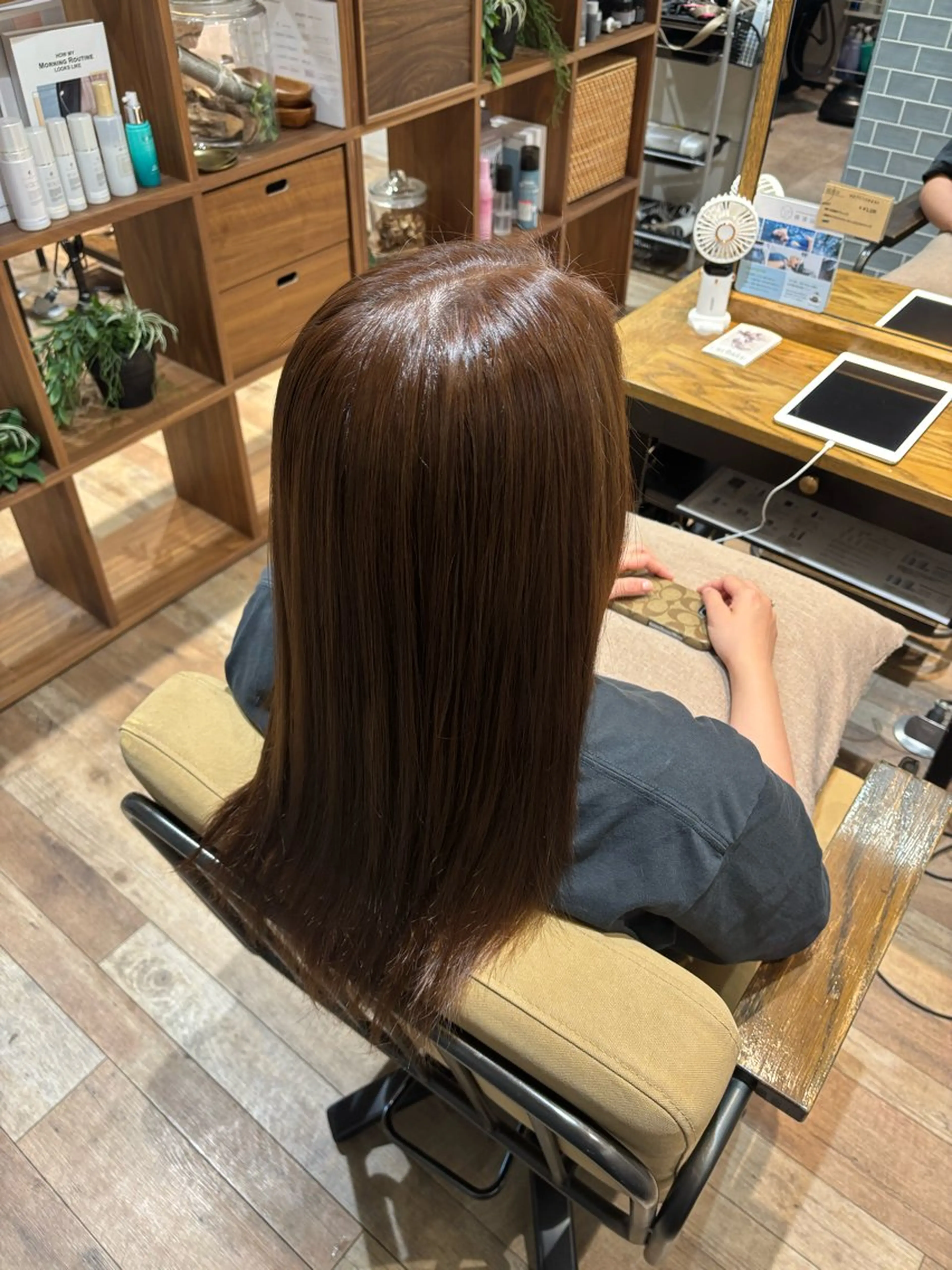 カラー 澤入 鈴のヘアスタイル