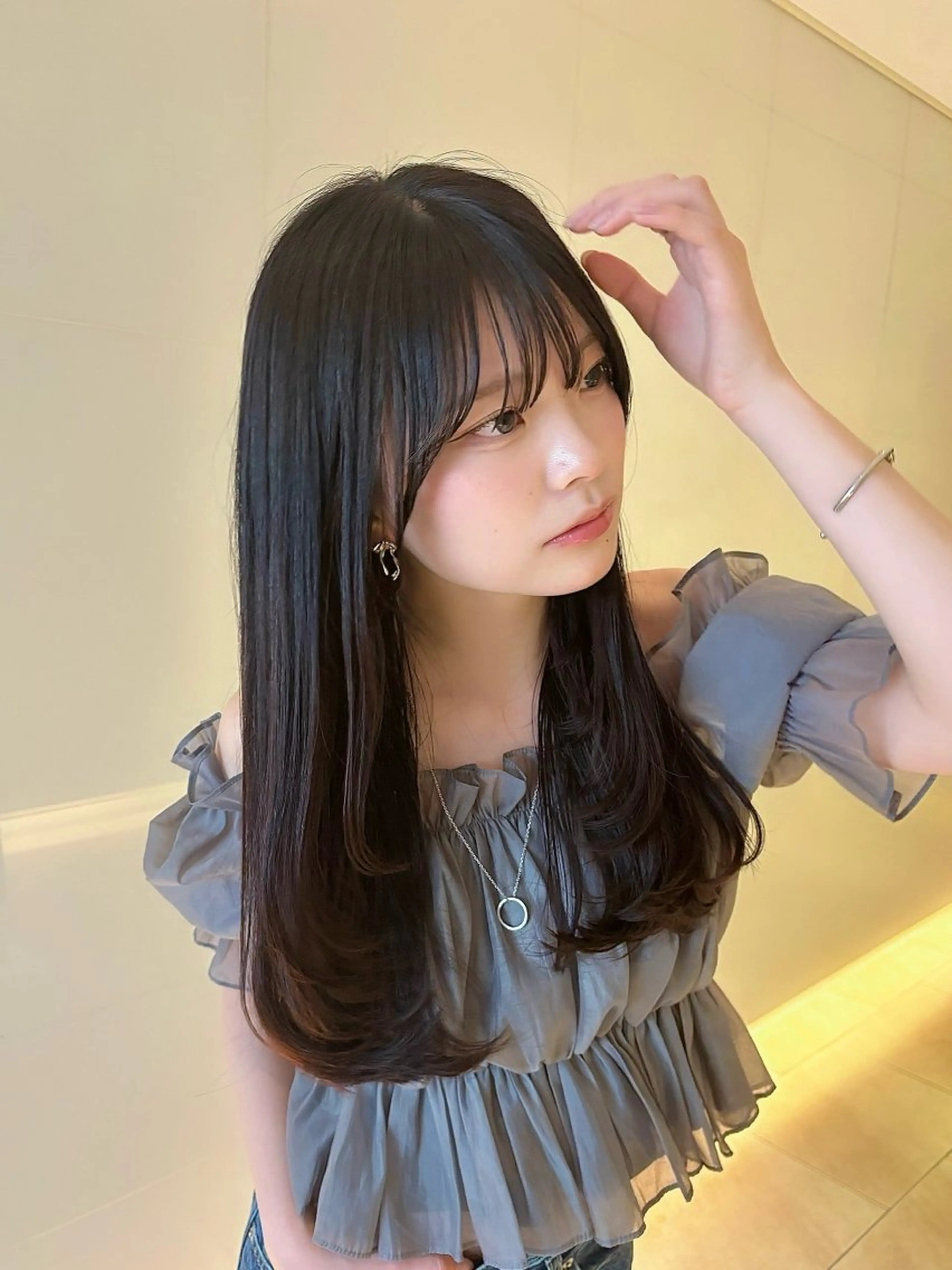 ロング 顔まわりレイヤー 顔周りカット レイヤーカット ローレイヤー カット ヘアカラー トリートメント Ayano‪‪🎀似 合わせ×透明感🎀のヘアスタイル