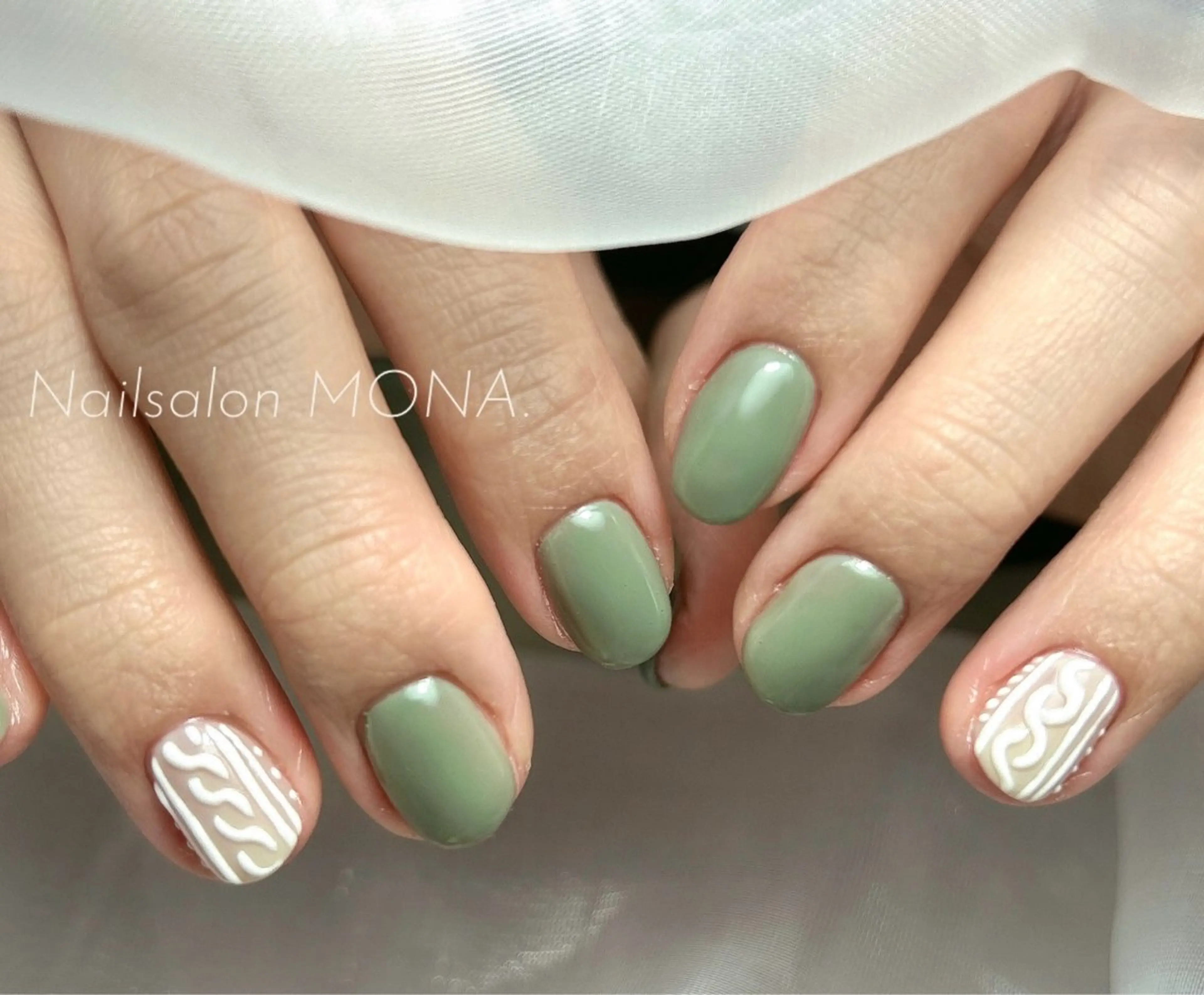 ネイル オフィスネイル ホワイト ハンドネイル Nailsalon MONA.のネイルデザイン