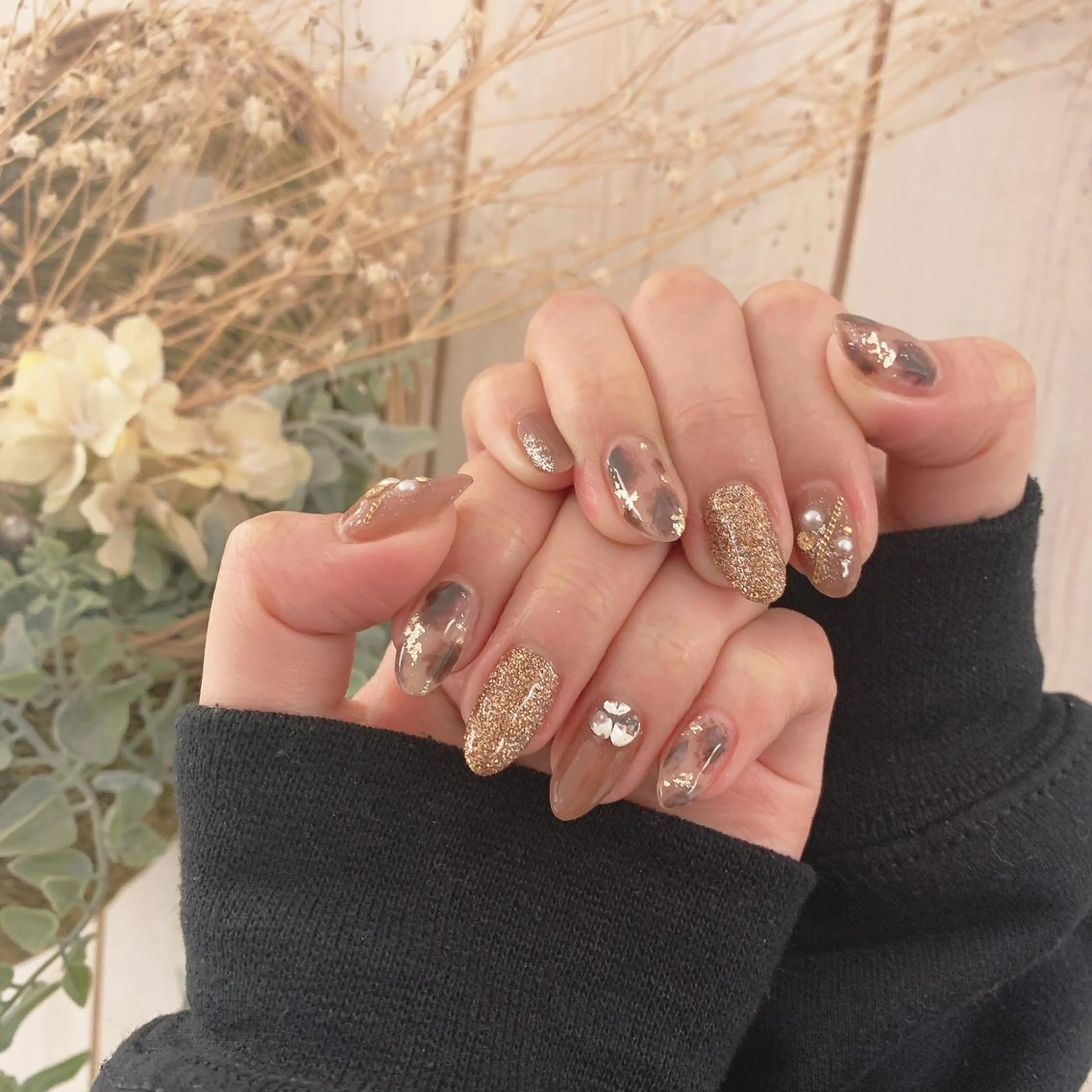 ネイル ストーンネイル 金田 純香のネイルデザイン