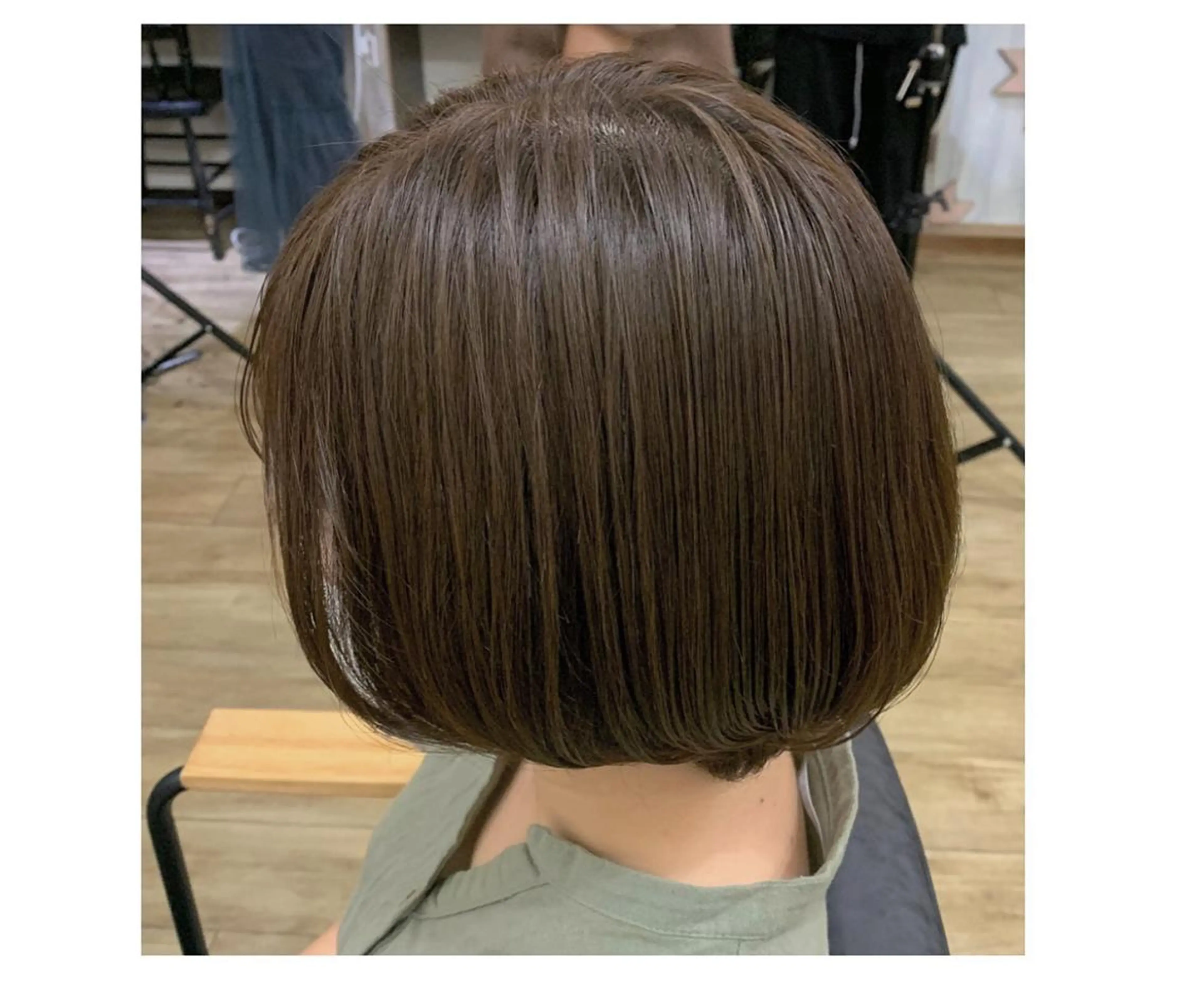ミディアム カラー 湯川 未咲希のヘアスタイル