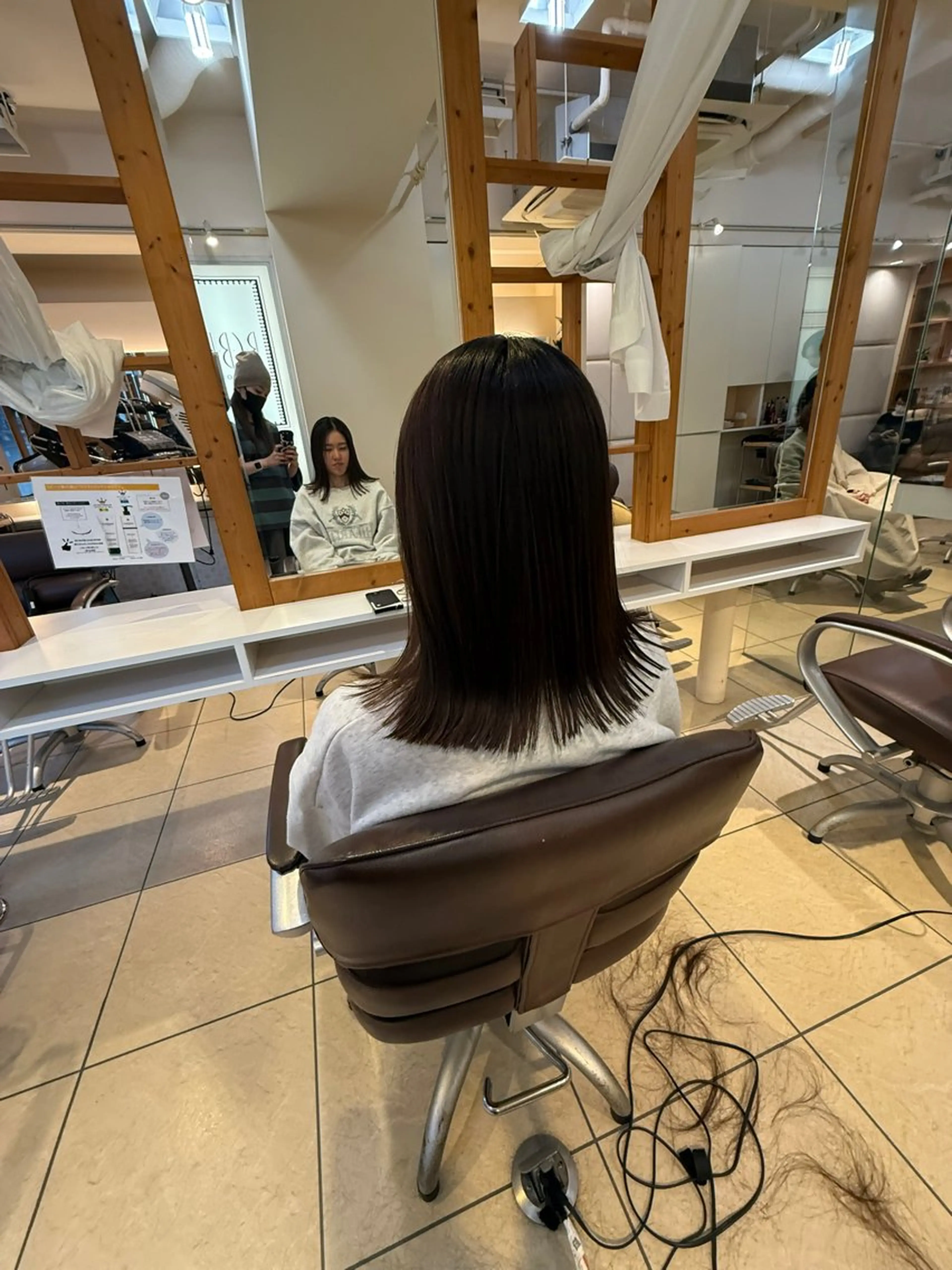 ミディアム 青山 光のヘアスタイル