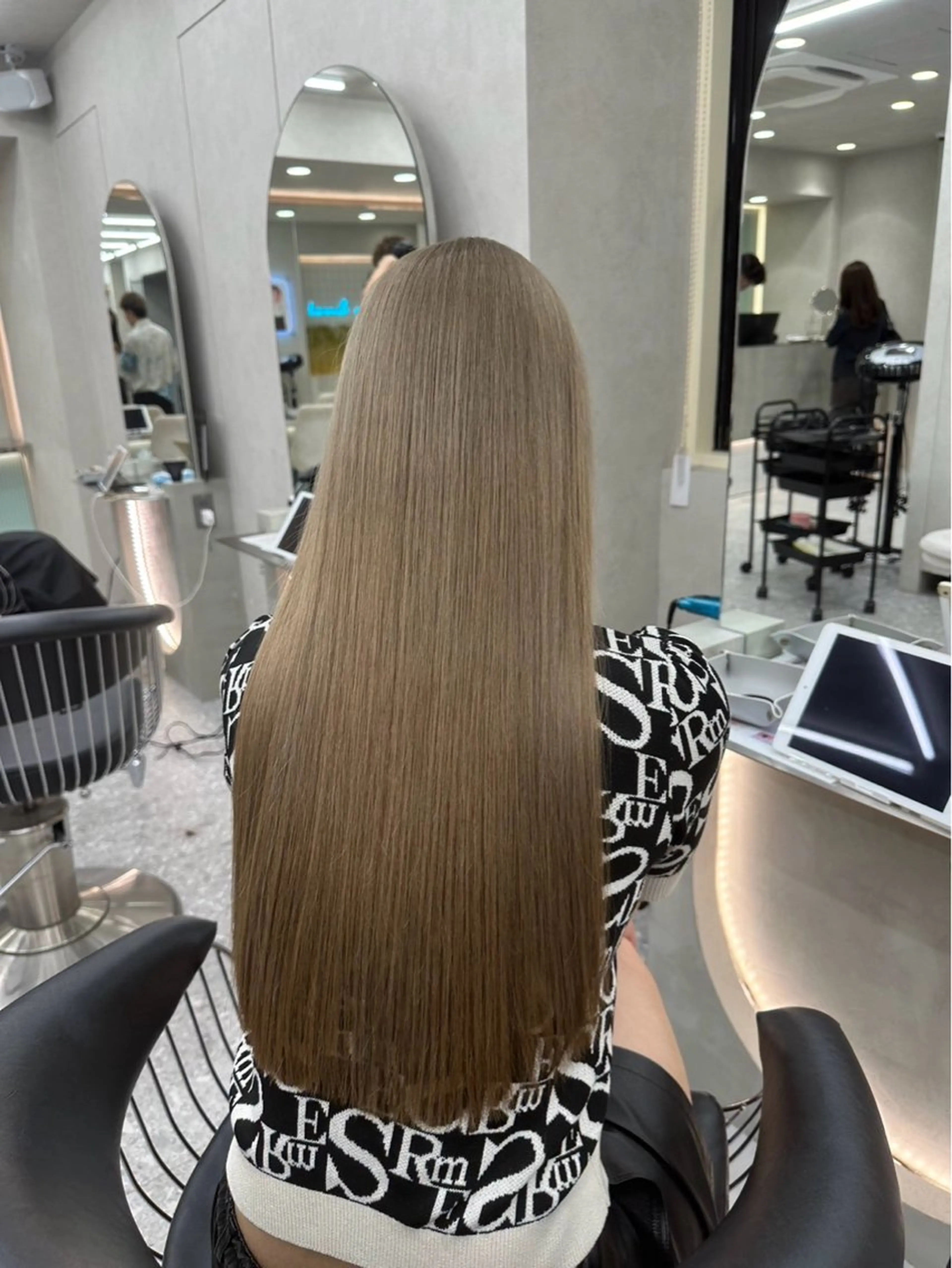 ロング カラー MOMOHA/ 🍑レイヤーカットのヘアスタイル