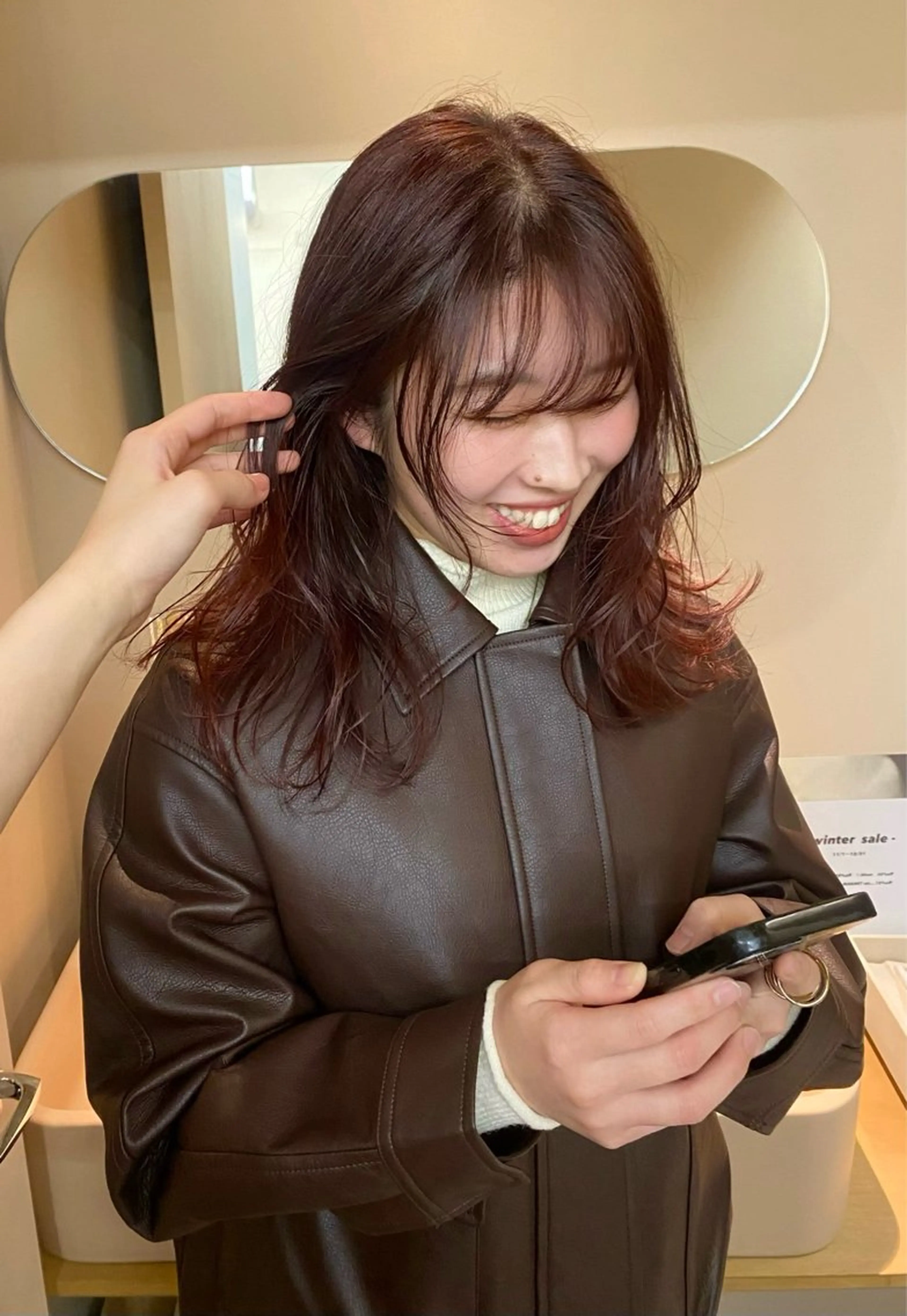 ミディアム 伊藤朱音/栄/ レイヤーカットのヘアスタイル