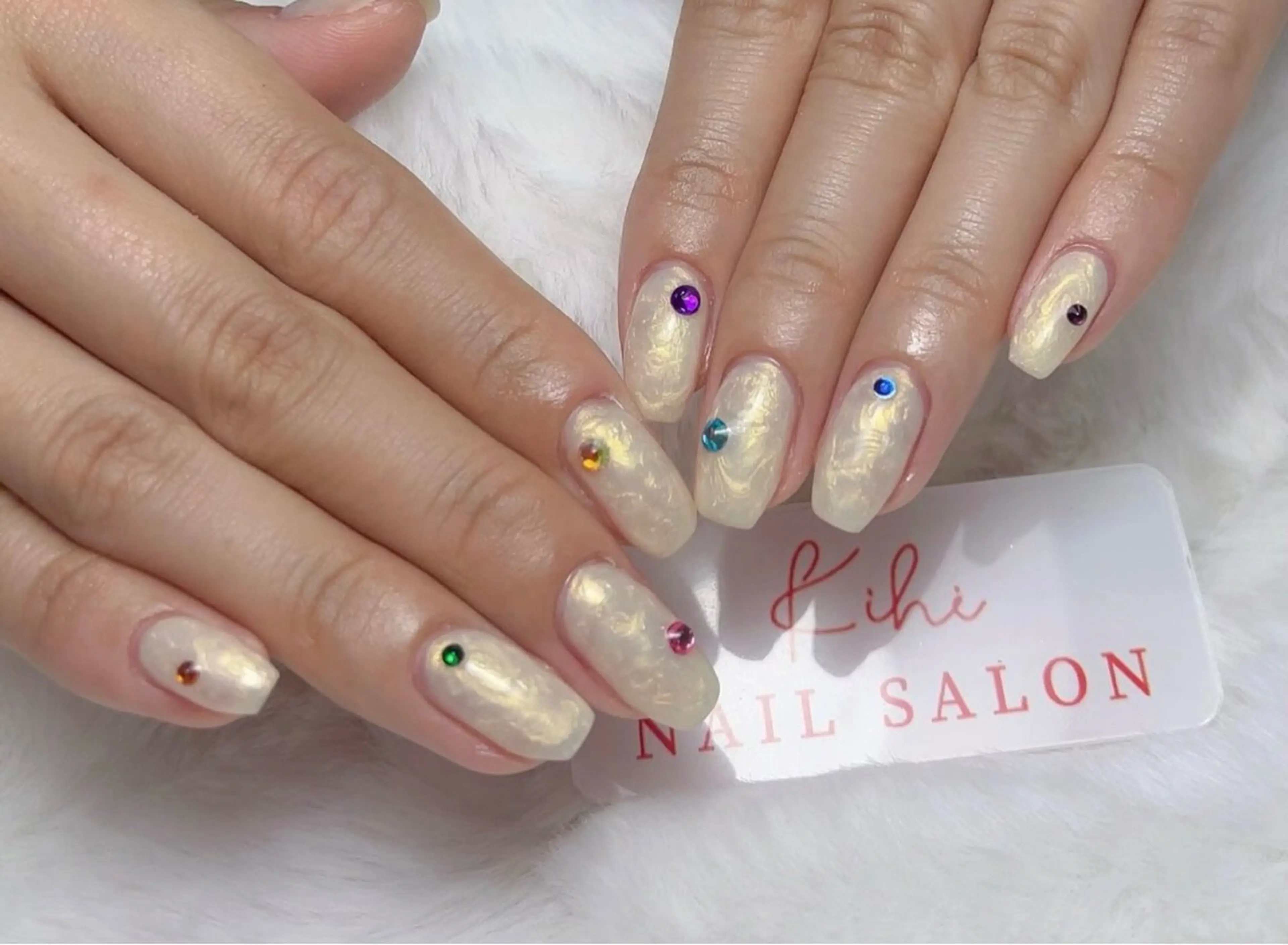 ネイル フレンチネイル グラデーション キラキラネイル 韓国ネイル マグネットネイル ハンドネイル 清水 ユナのネイルデザイン