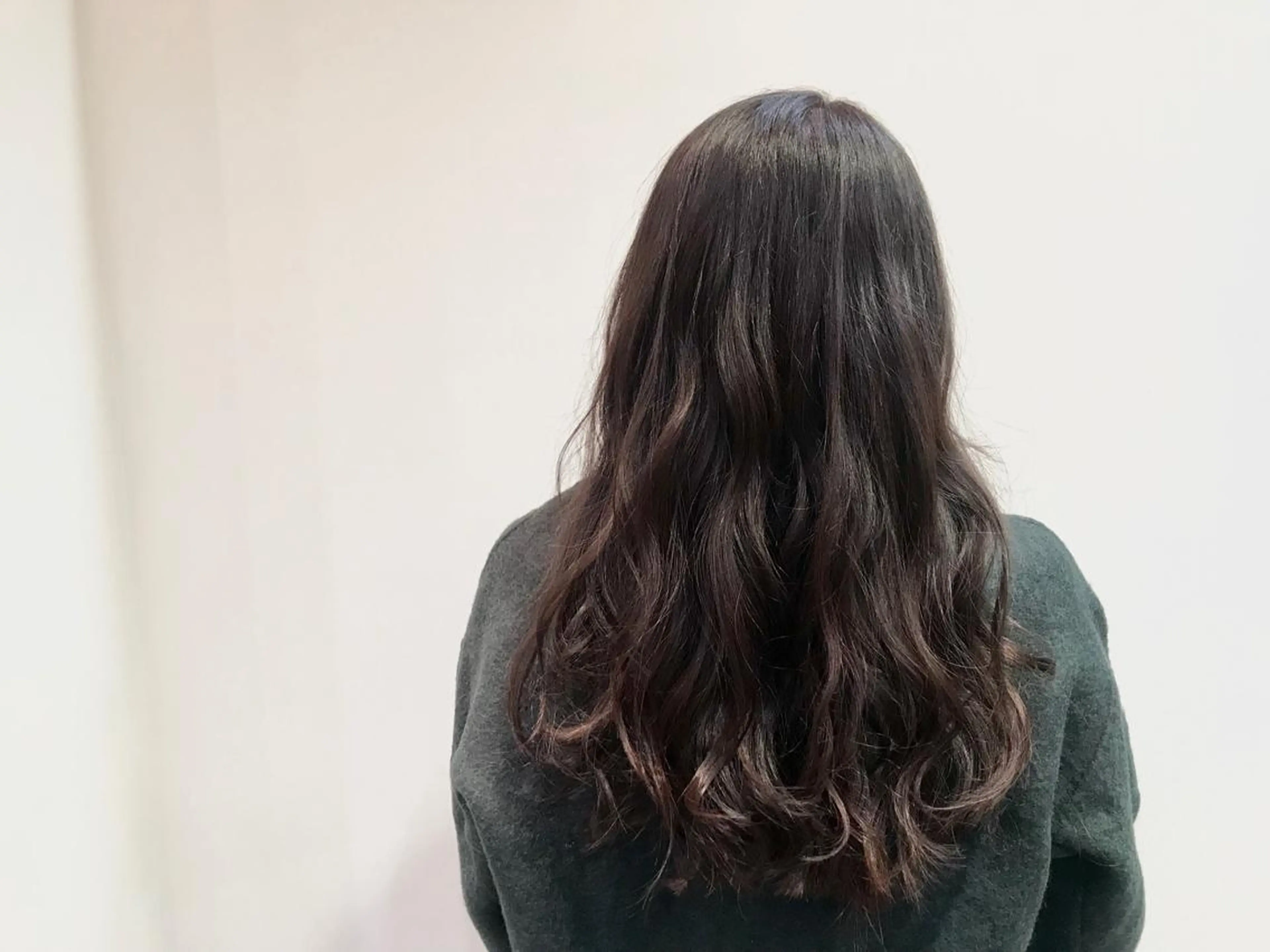 セミロング ヘアカラー ✨美髪サラ艶トレンド 橋柿 実紀✨のヘアスタイル