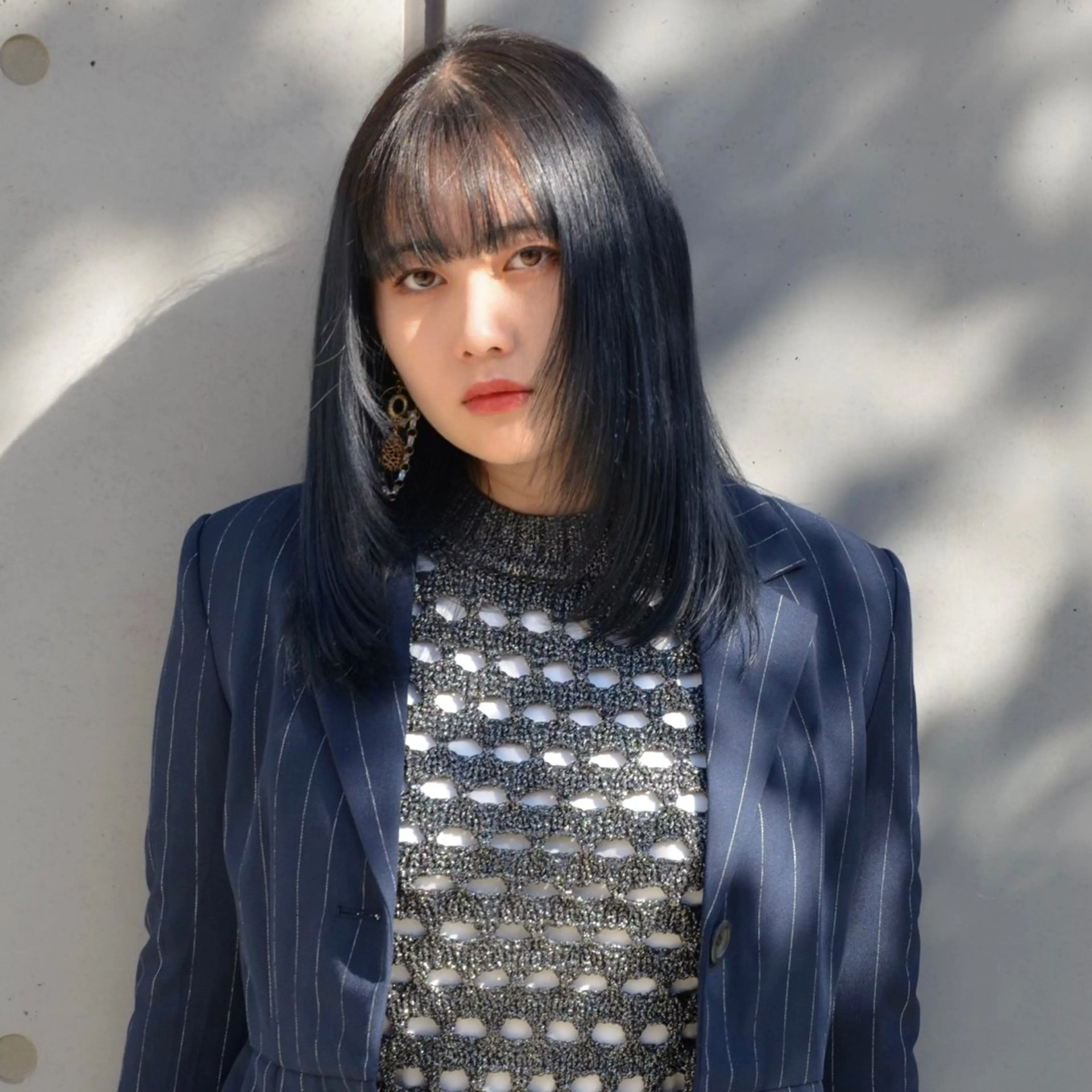 セミロング カラー ブルーカラー ネイビーカラー レイヤーカット カット ヘアカラー トリートメント ブロンド／ブリーチ 【SITY.】のヘアスタイル