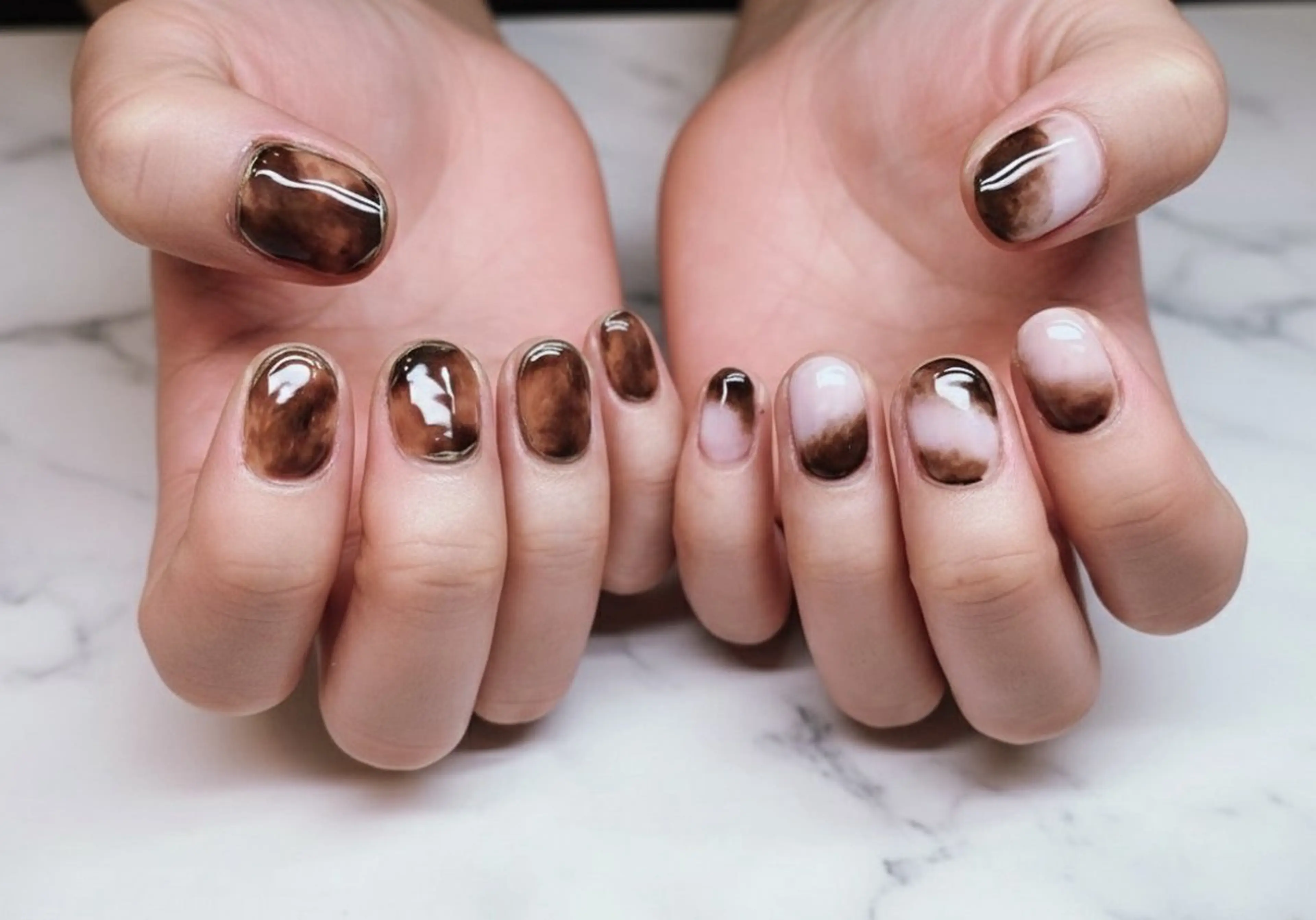 ネイル フレンチネイル ラメ(グリッター) ラメグラデーション マグネットネイル 持ち込み ハンドネイル ティーエヌ 金山駅東口店のネイルデザイン