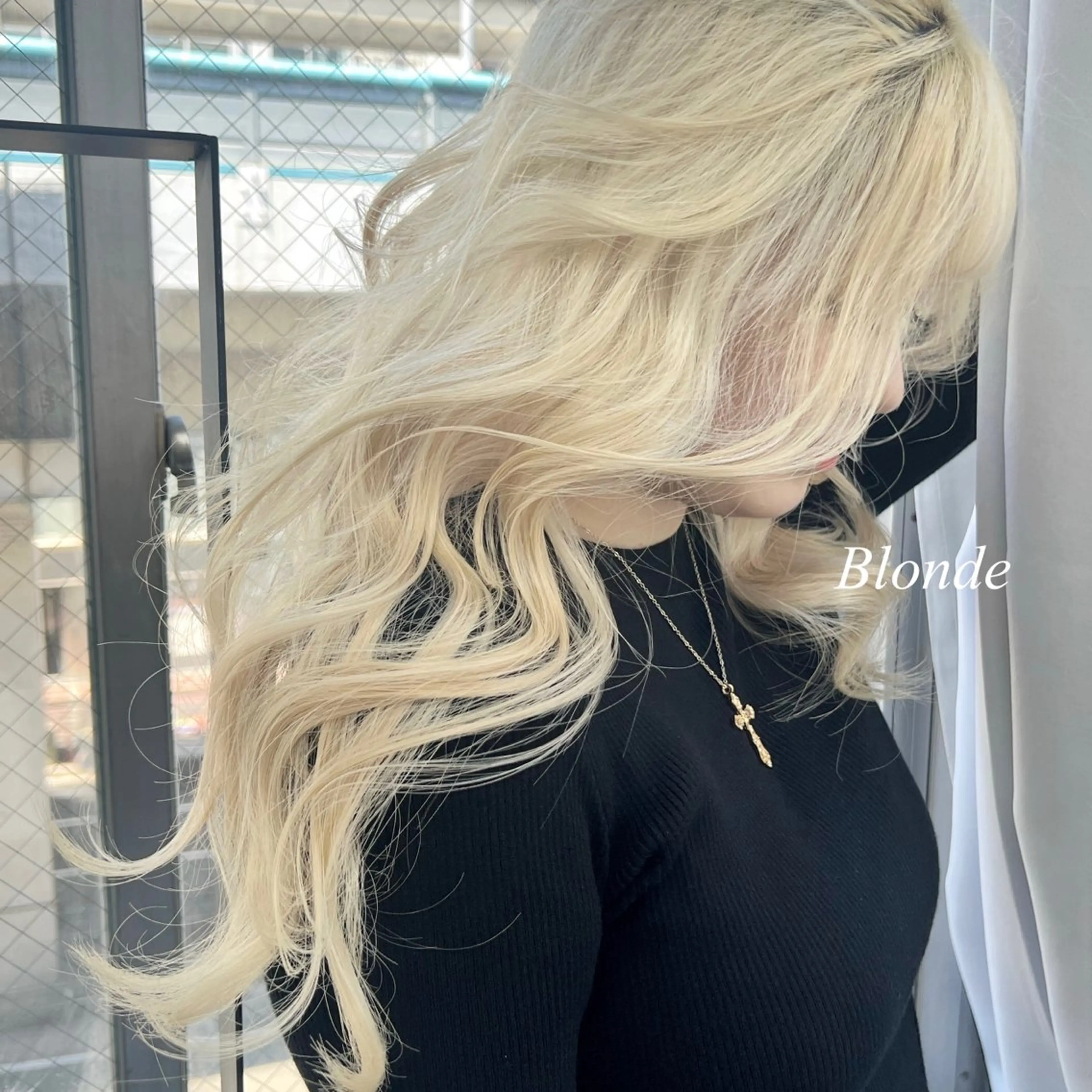 ロング カラー シールエクステ ハイトーンカラー エクステ ヘアカラー シールエクステ特化 ハイトーン、NANAのヘアスタイル