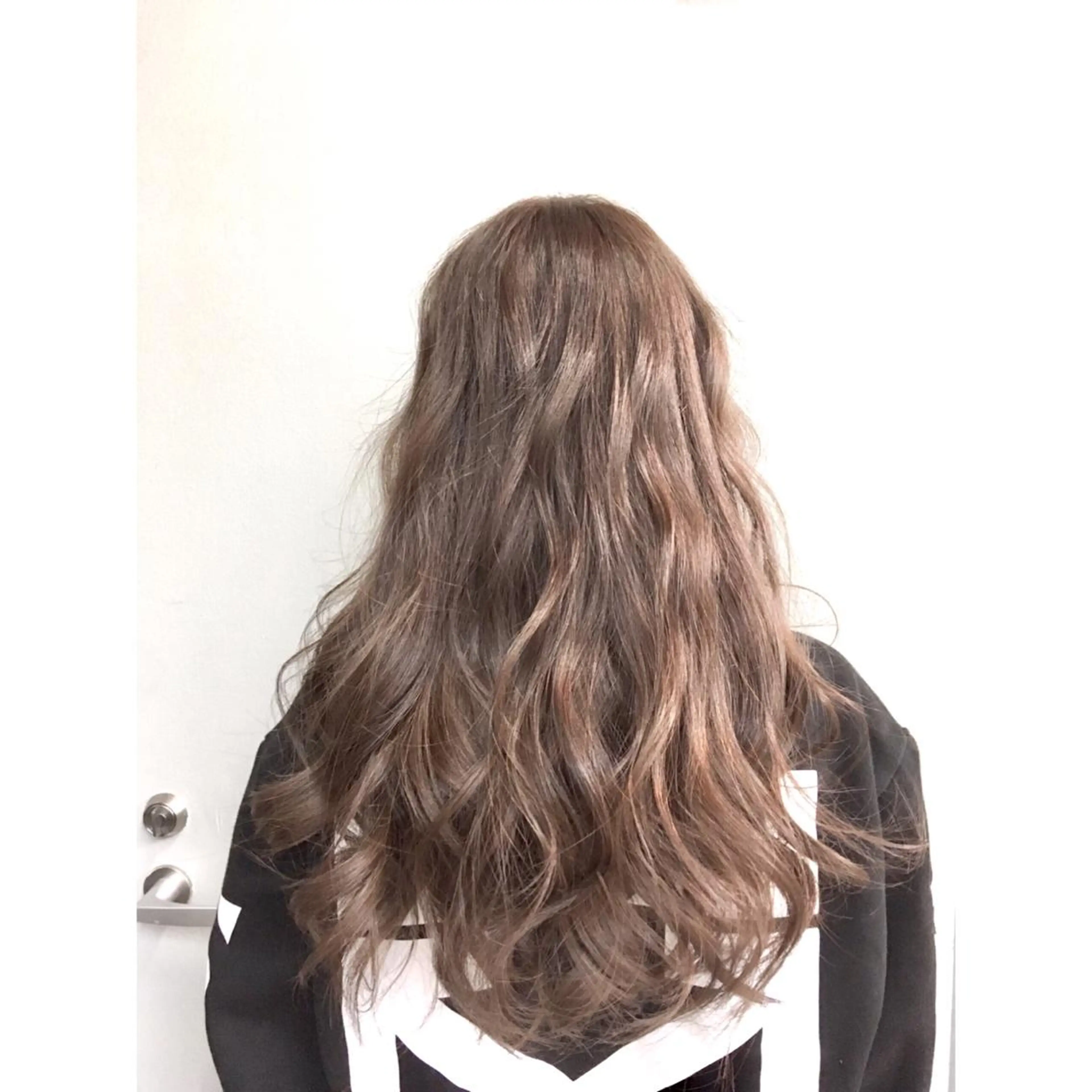 ロング カラー ヘアアレンジ アッシュ イルミナカラー ラベンダーカラー ラベンダーアッシュ . YUIのヘアスタイル