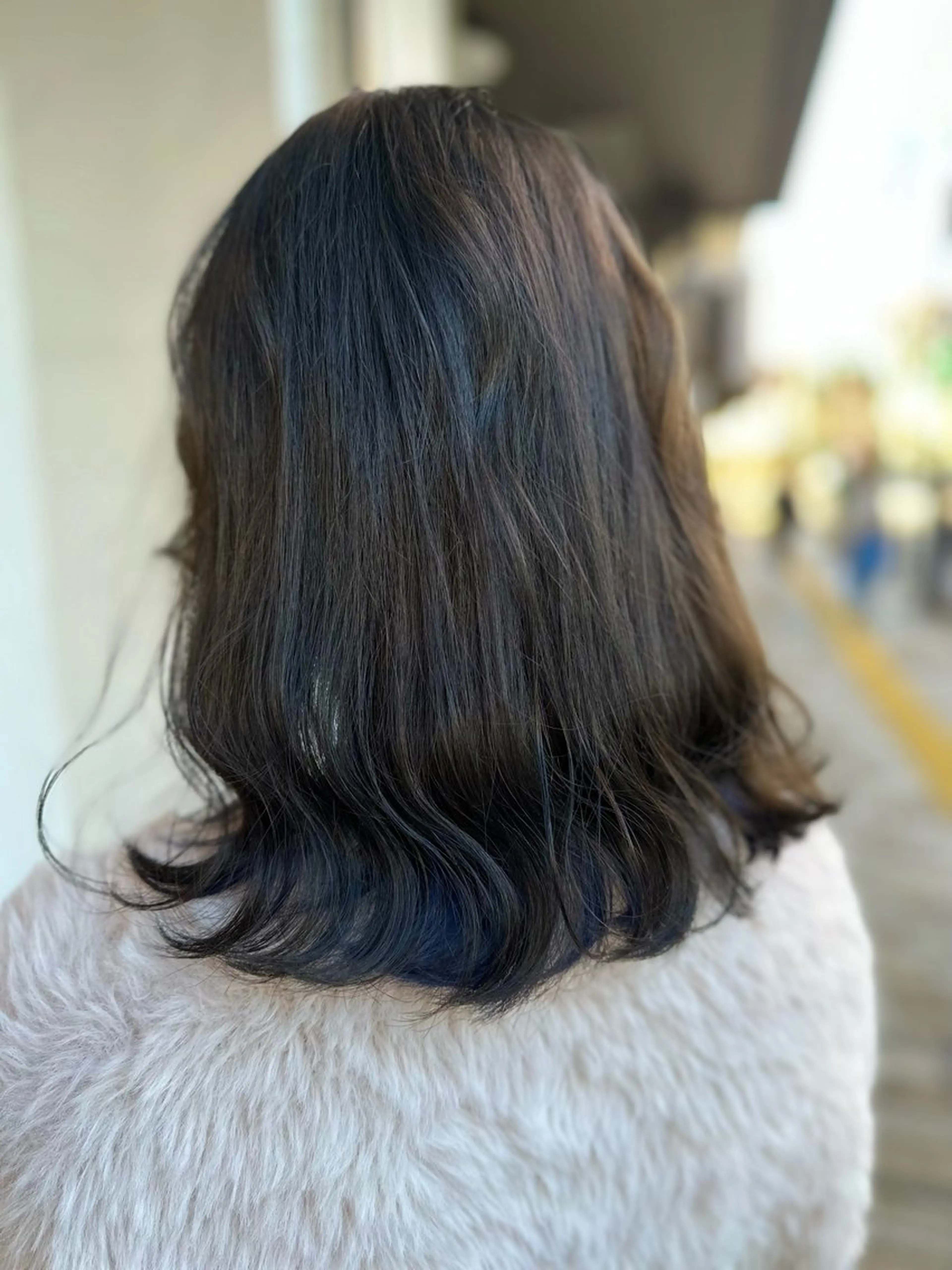 セミロング カラー ブルーカラー インナーカラー ネイビーカラー ヘアカラー トリートメント 特殊カラー特化 ✂️SHIAN フジのヘアスタイル