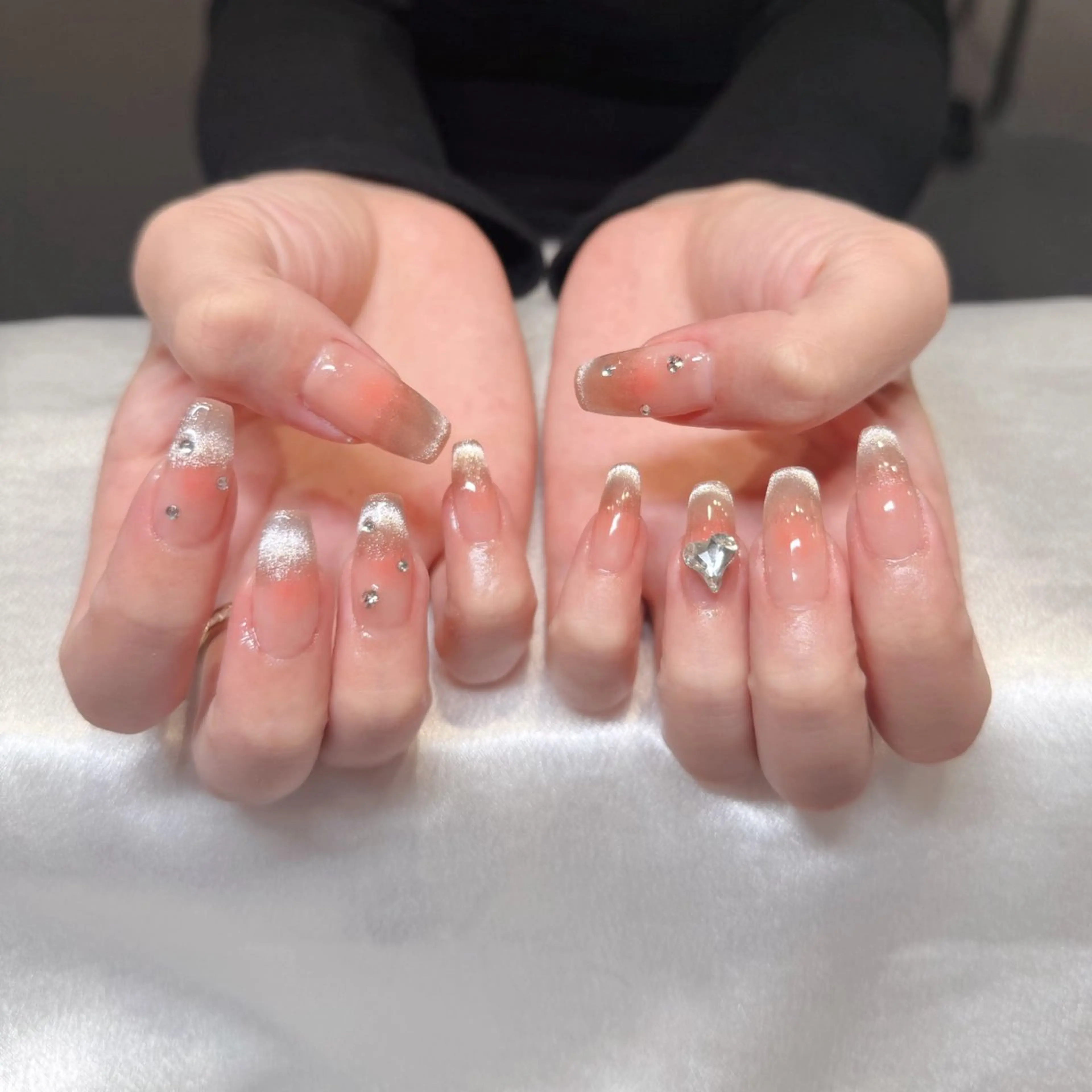 ネイル チークネイル マグネットネイル ハンドネイル mau🩵nail 堺筋本町｜心斎橋のネイルデザイン