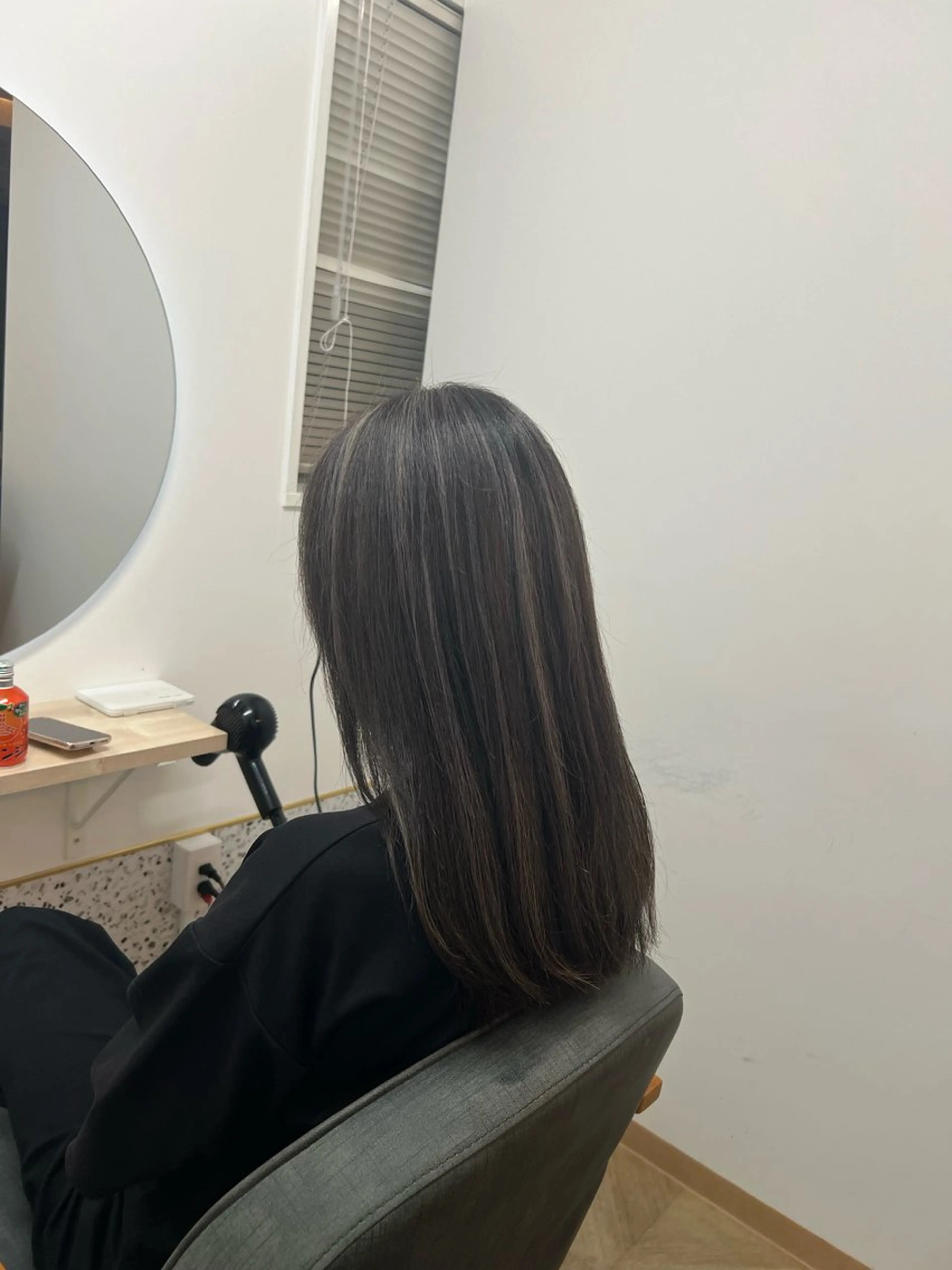 セミロング TELAHAIR HASEGAWAのヘアスタイル