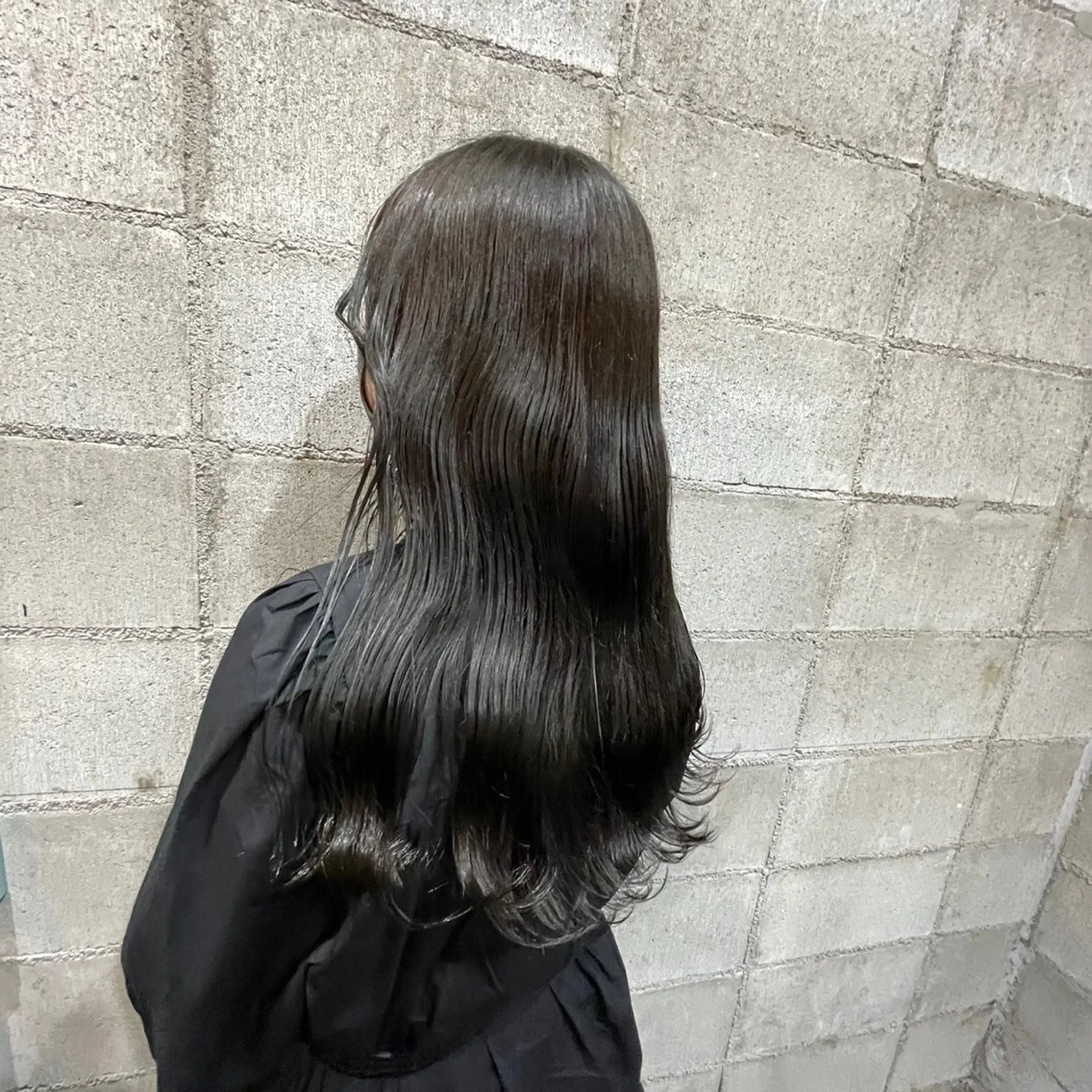 ロング カラー 黒髪 ブルーカラー ブルーブラック luau ao cahoのヘアスタイル