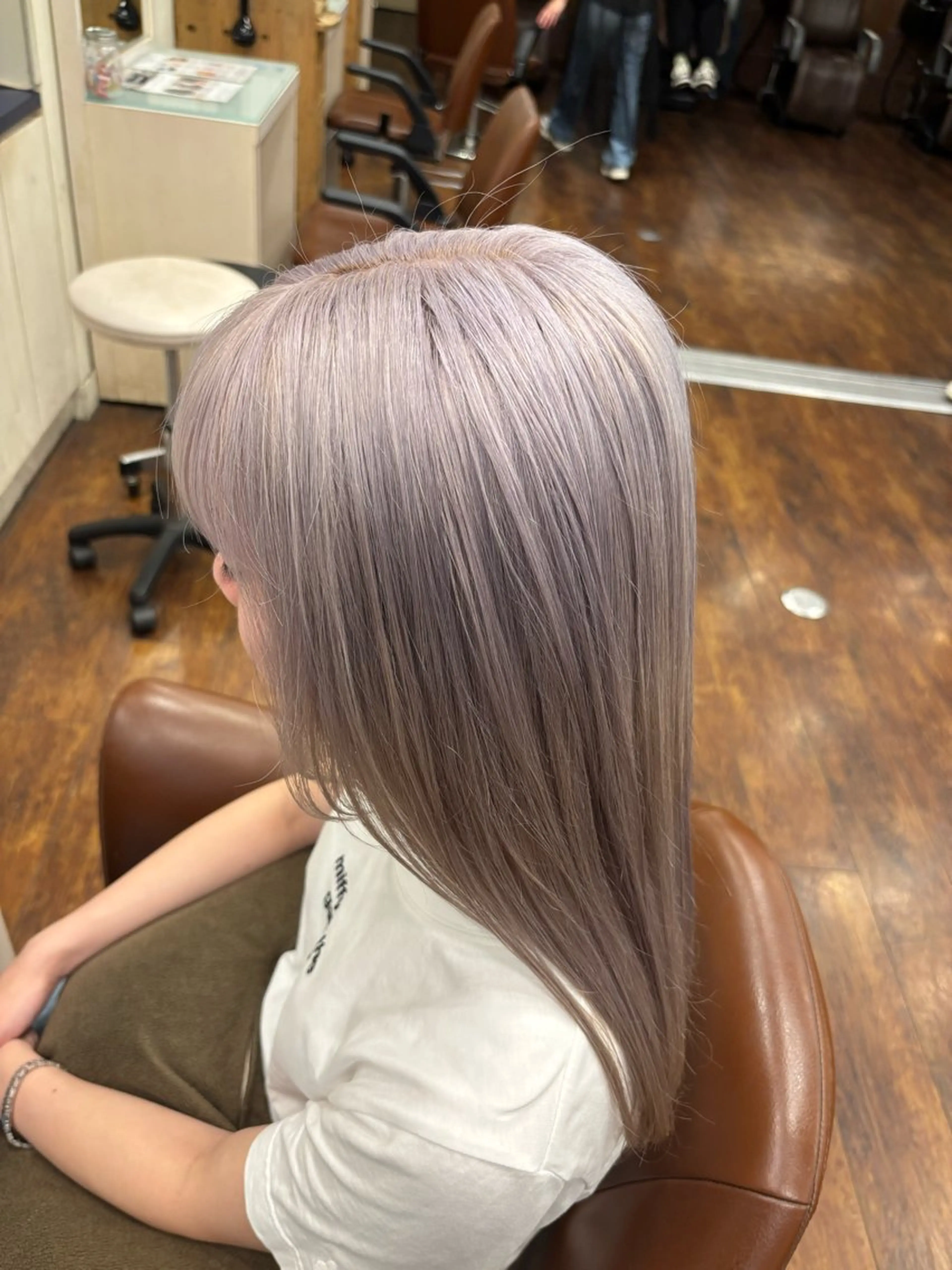 ロング カラー シルバー ホワイトシルバー ロング 井上 悠人のヘアスタイル