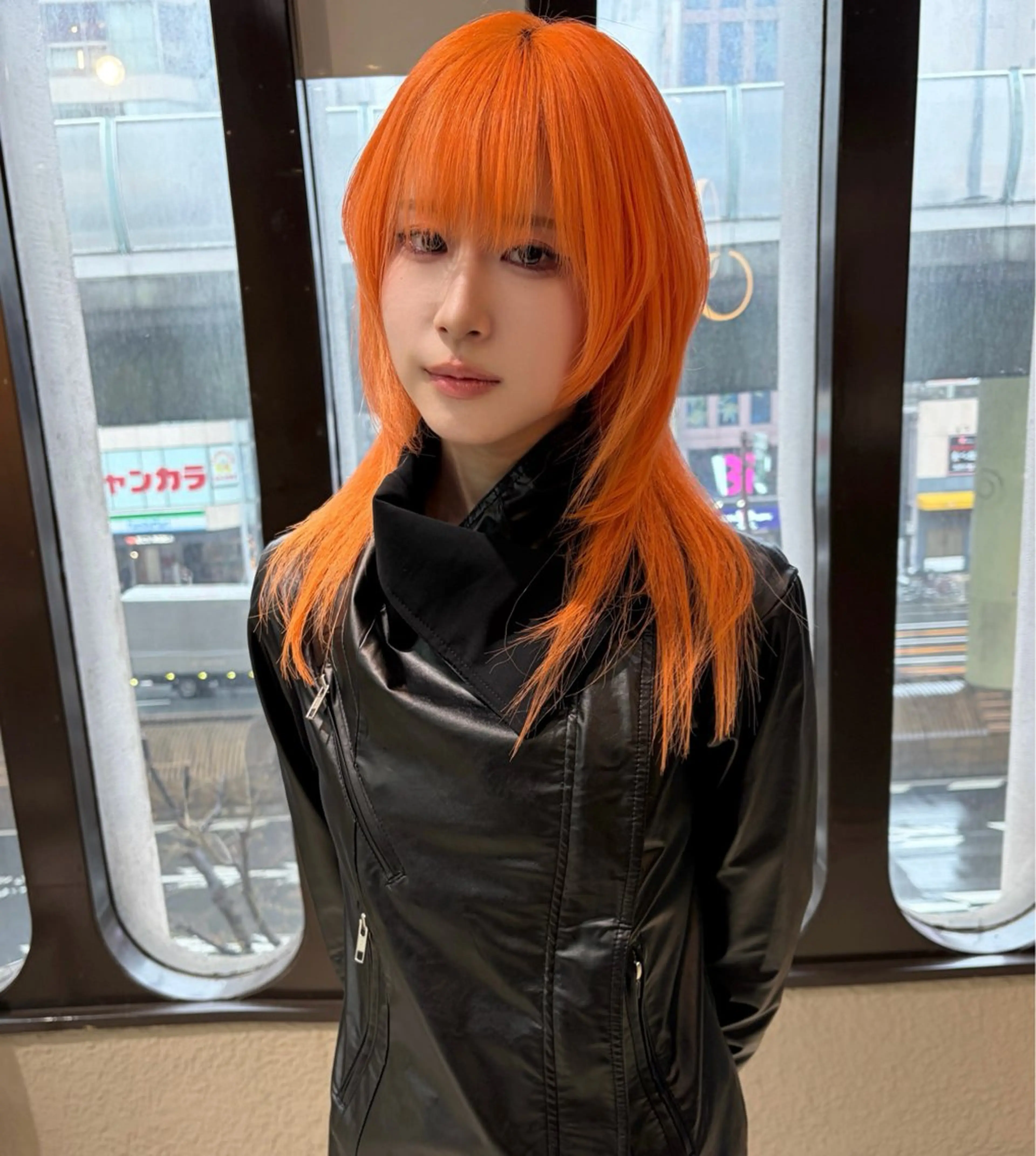 セミロング 💖艶ハイトーン美髪 改善💖ケンシンのヘアスタイル