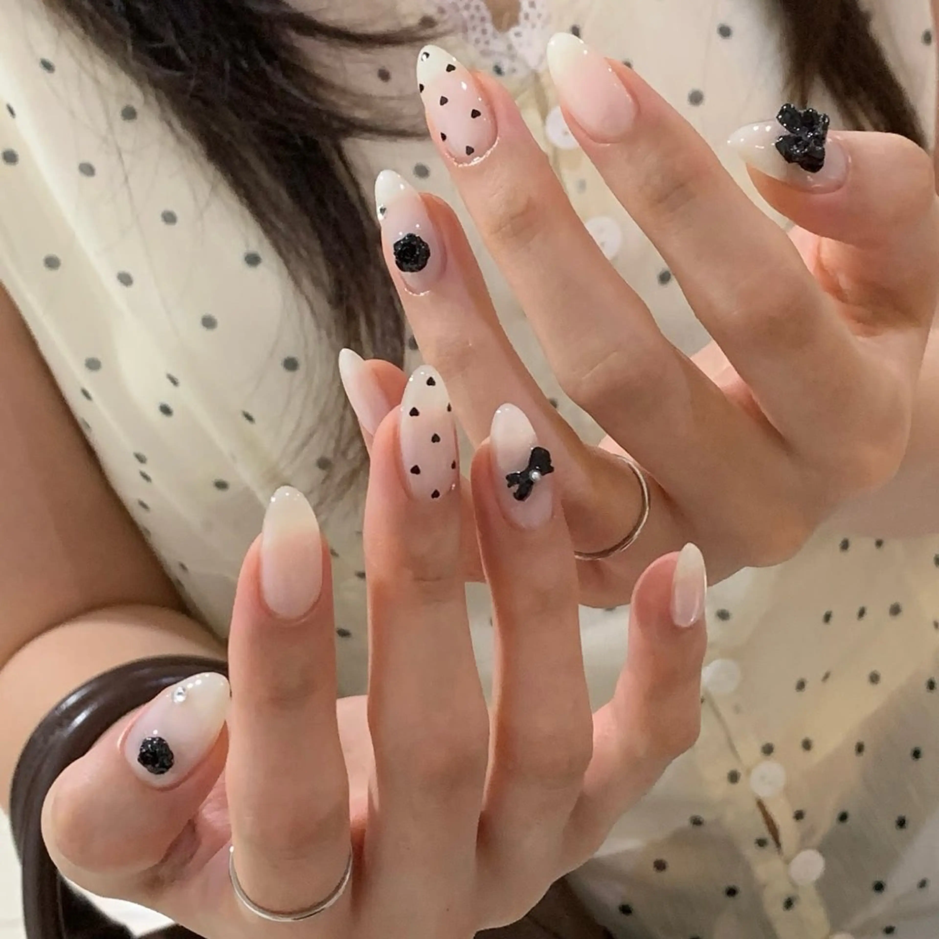 ネイル キラキラネイル 韓国ネイル 水色 マグネットネイル ミラーネイル ハンドネイル Akina Nailのネイルデザイン