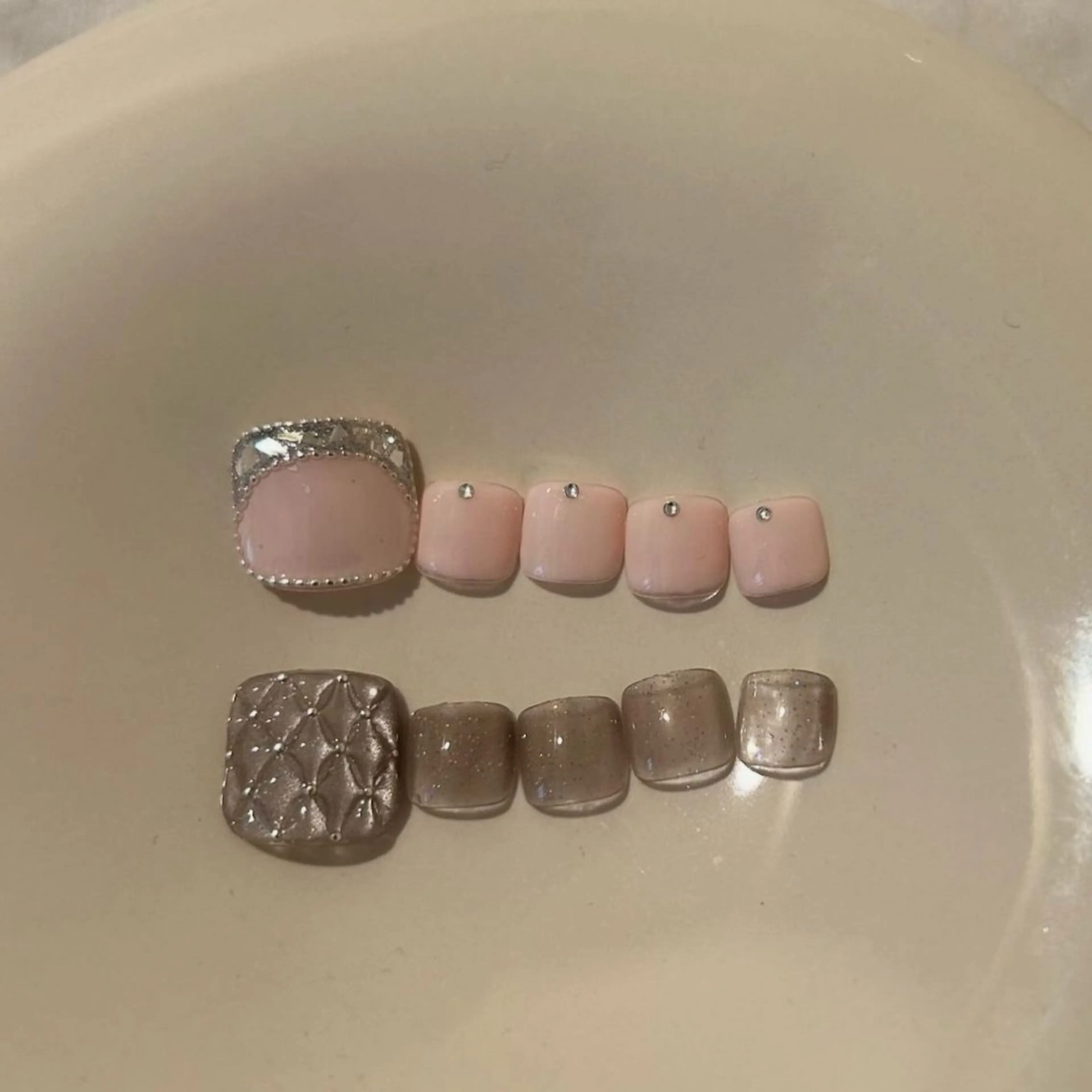 ネイル フットネイル フレンチネイル ガーリー 氷ネイル・うるうるネイル キラキラネイル フットネイル lylynail YUUKAのネイルデザイン