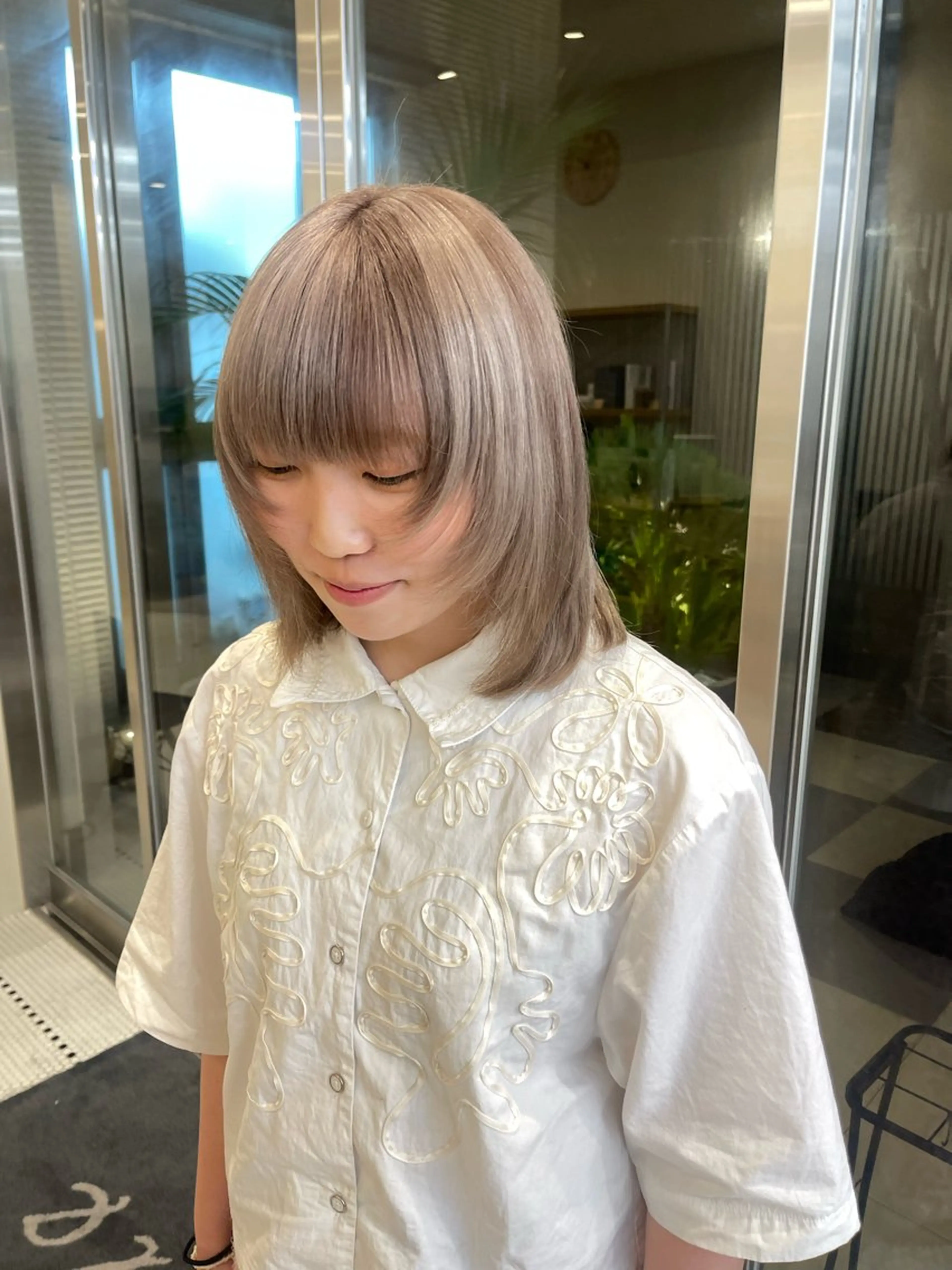 ミディアム ヘアカラー マアヤ/ハイトーン /ハイレイヤーのヘアスタイル