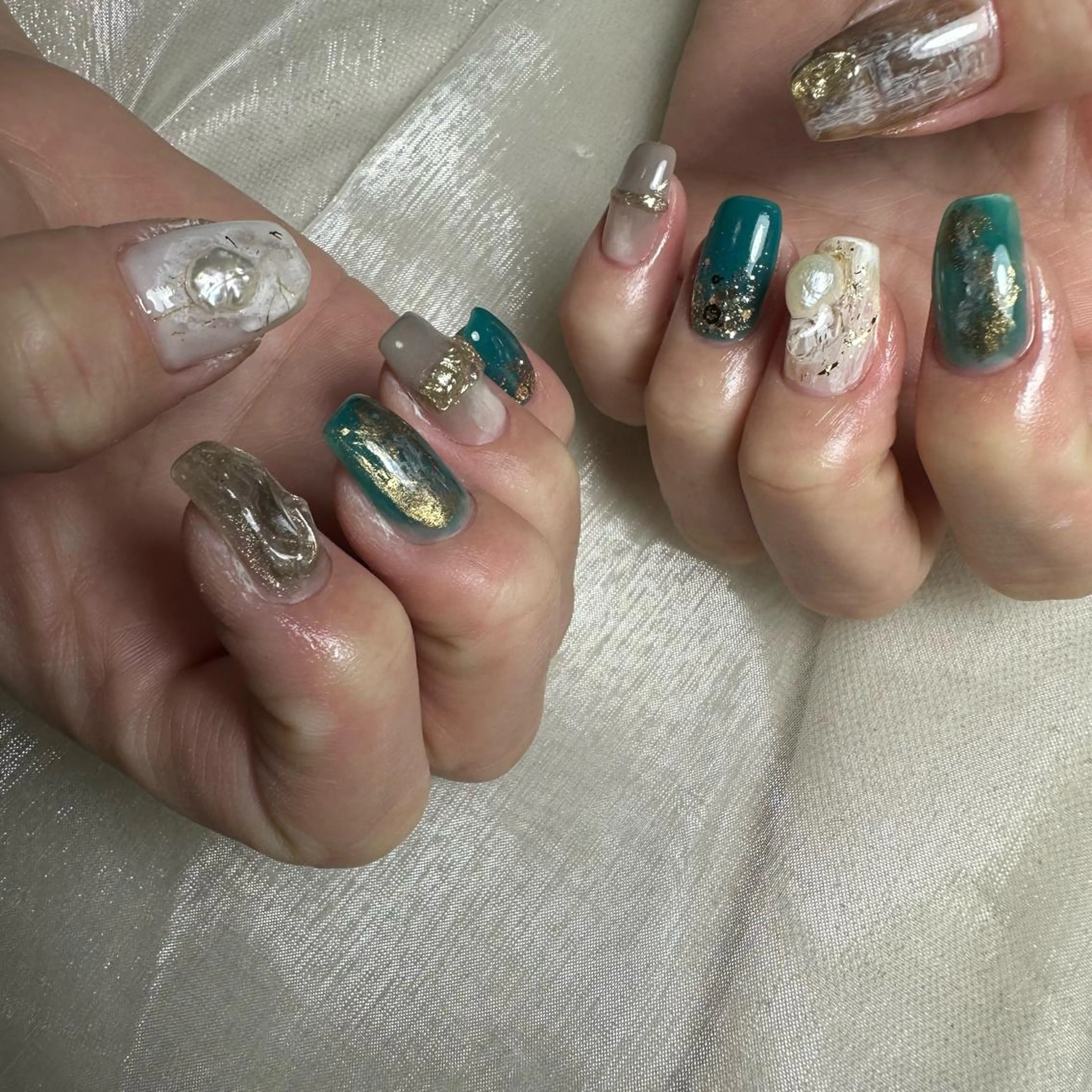 ネイル ハンドネイル repos~ルポ~所属・里見 麗のネイルデザイン