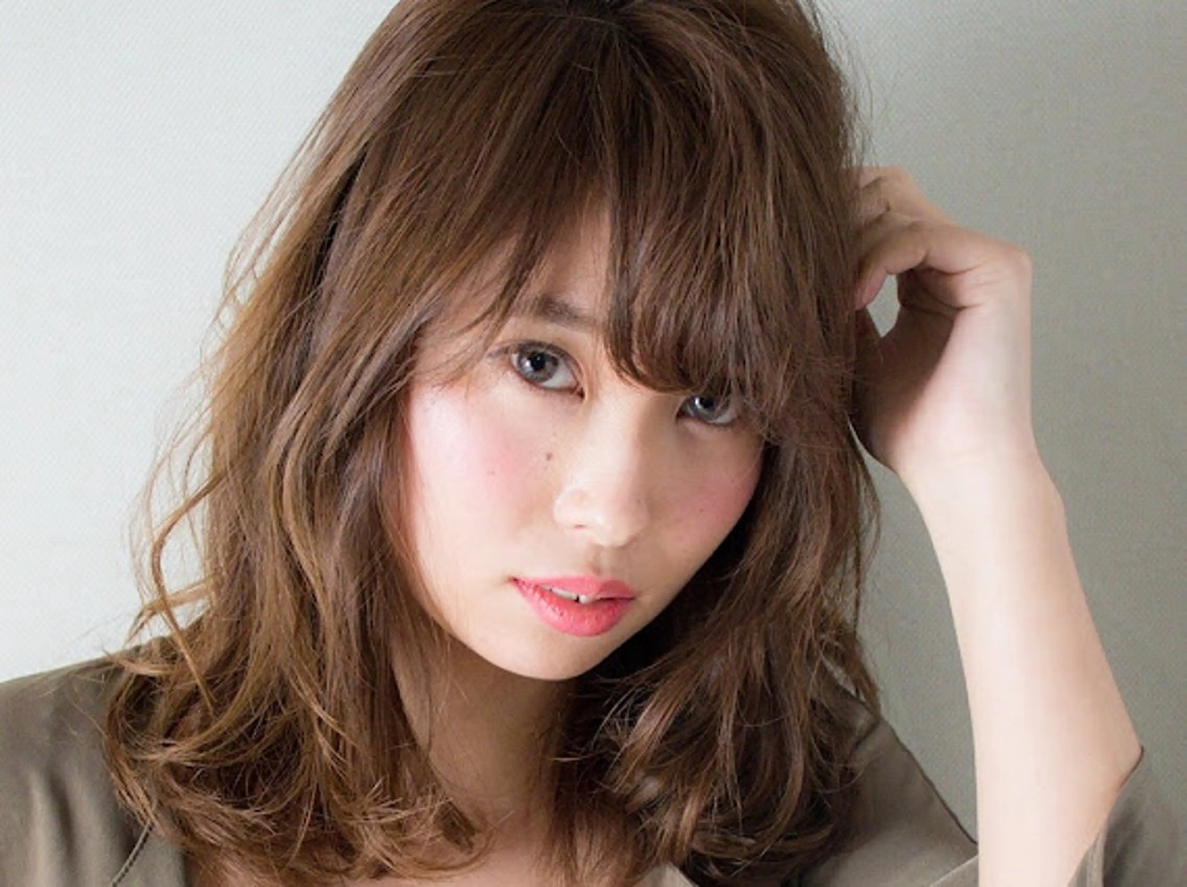 ミディアム パーマ 小坂直輝【髪質改善・ 似合わせカット】のヘアスタイル