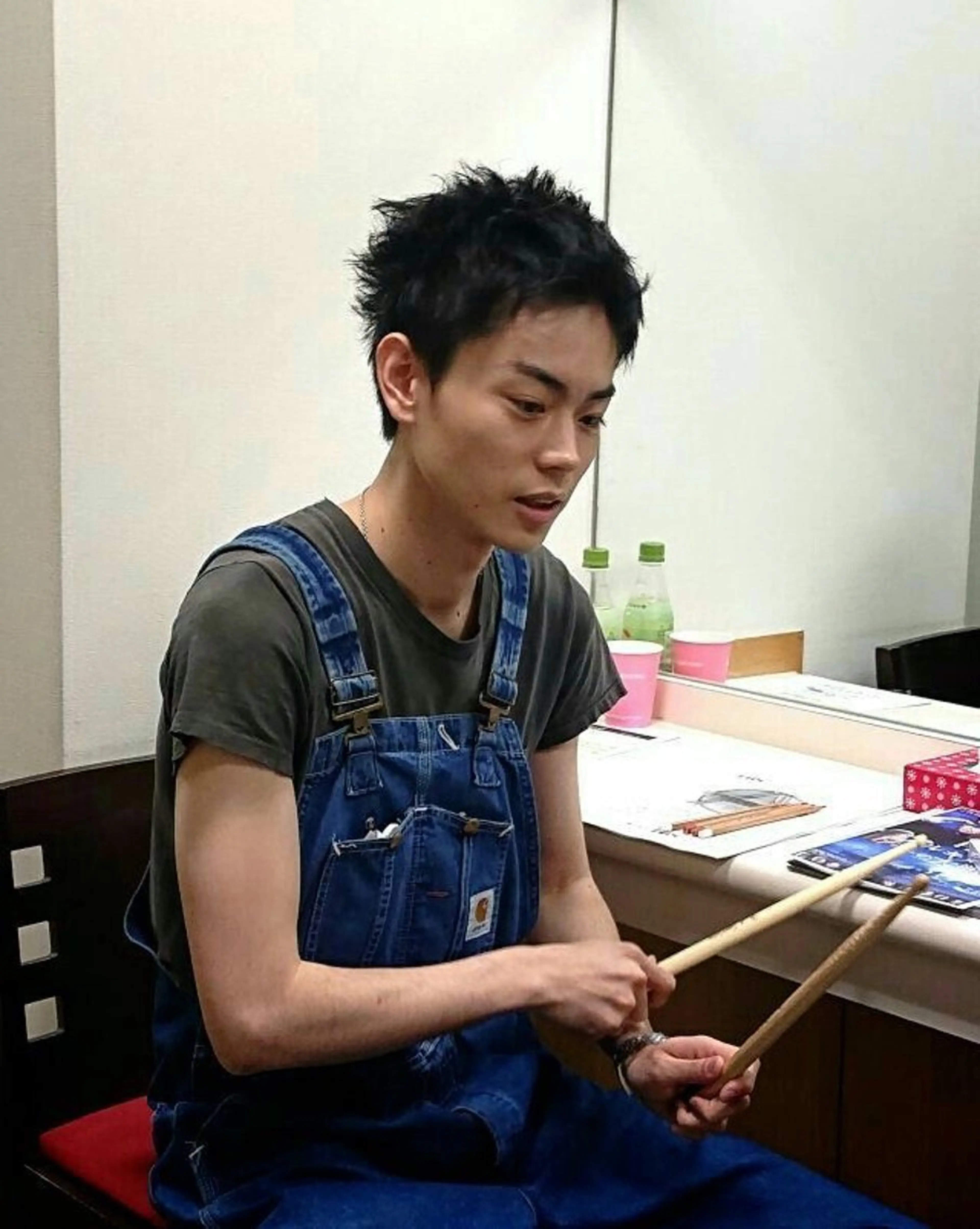 カラー パーマ ヘアアレンジ メンズ アップバング メンズショート スパイキーショート 刈り上げ メンズベリーショート ショートヘア原宿 fifth コシのヘアスタイル