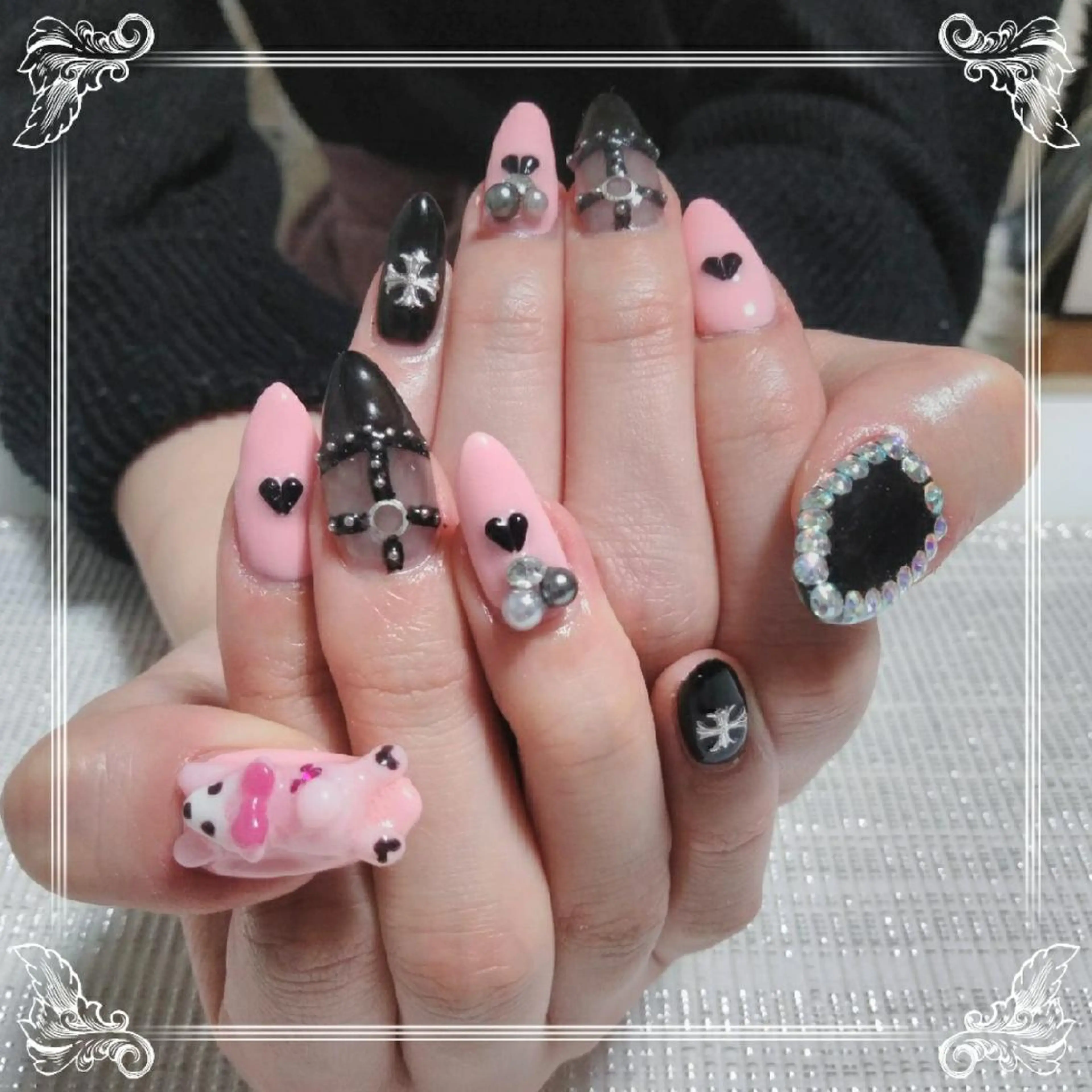 ネイル エステとネイル ローズコンフォートのネイルデザイン