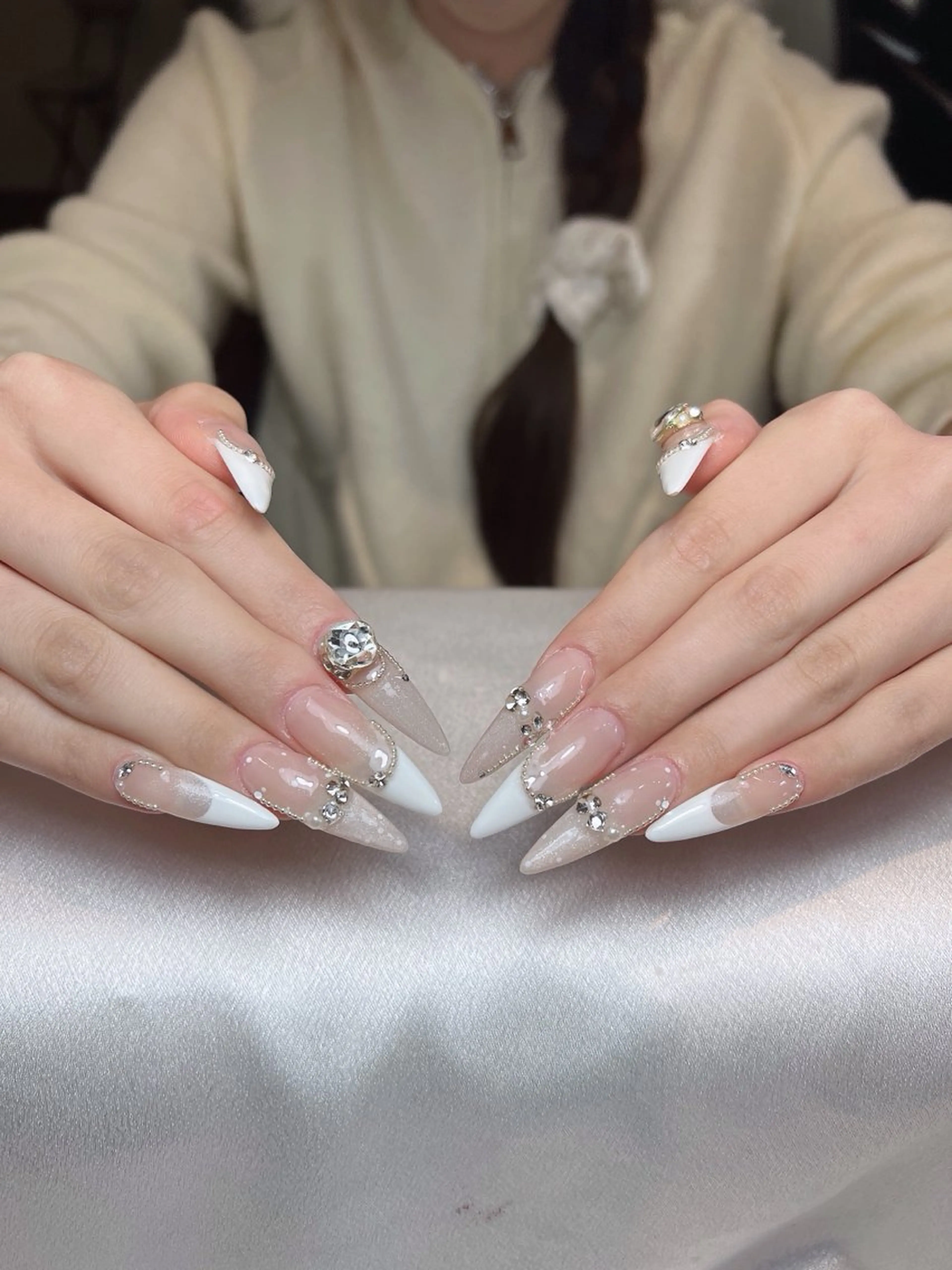 ネイル オーロラネイル ブラウン 氷ネイル・うるうるネイル キラキラネイル 韓国ネイル ハンドネイル Sora  Nail 長さ出し専門店のネイルデザイン