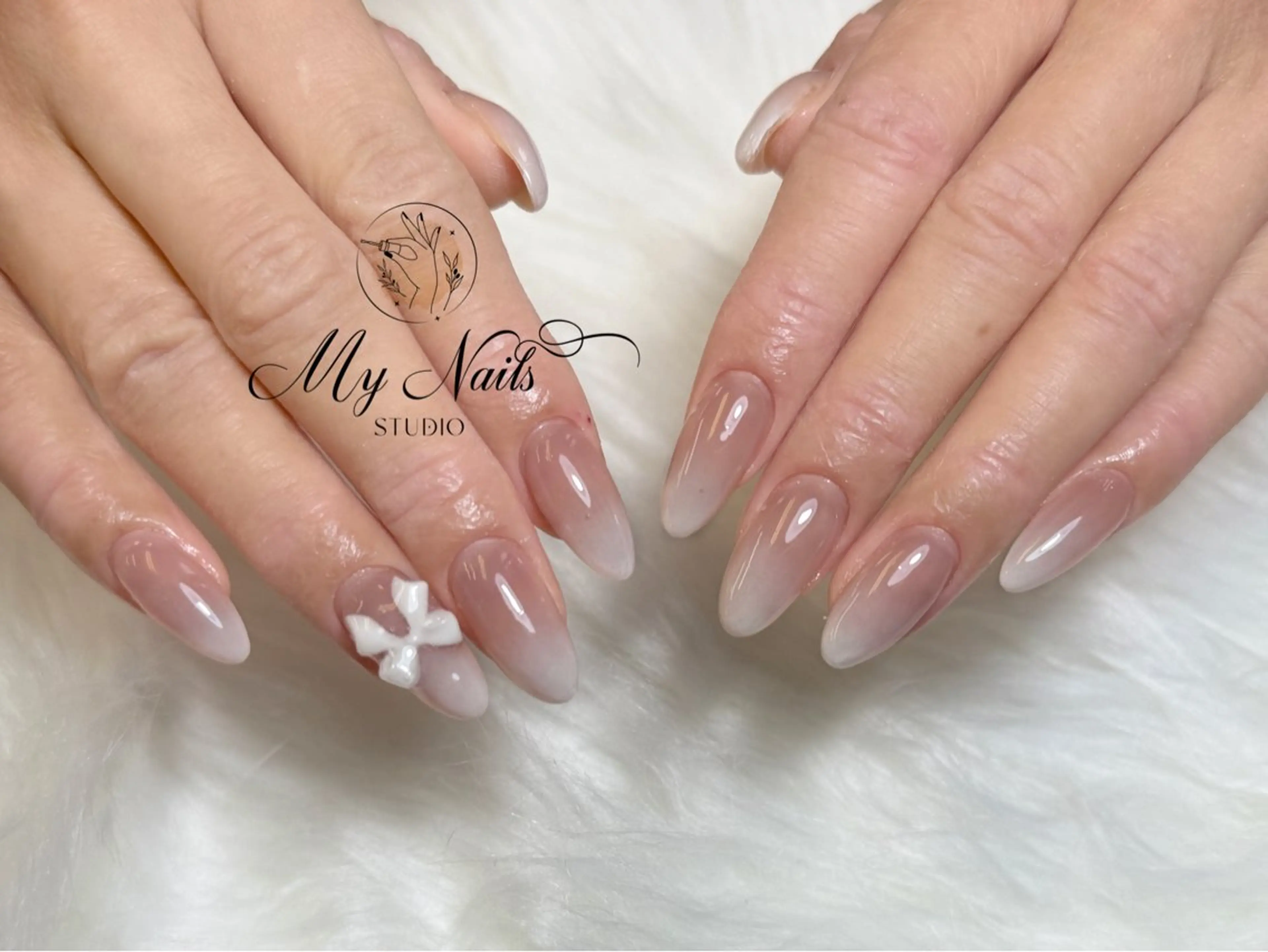 ネイル グラデーション リボン My Nail Salon所属・My Nail Salonのネイルデザイン
