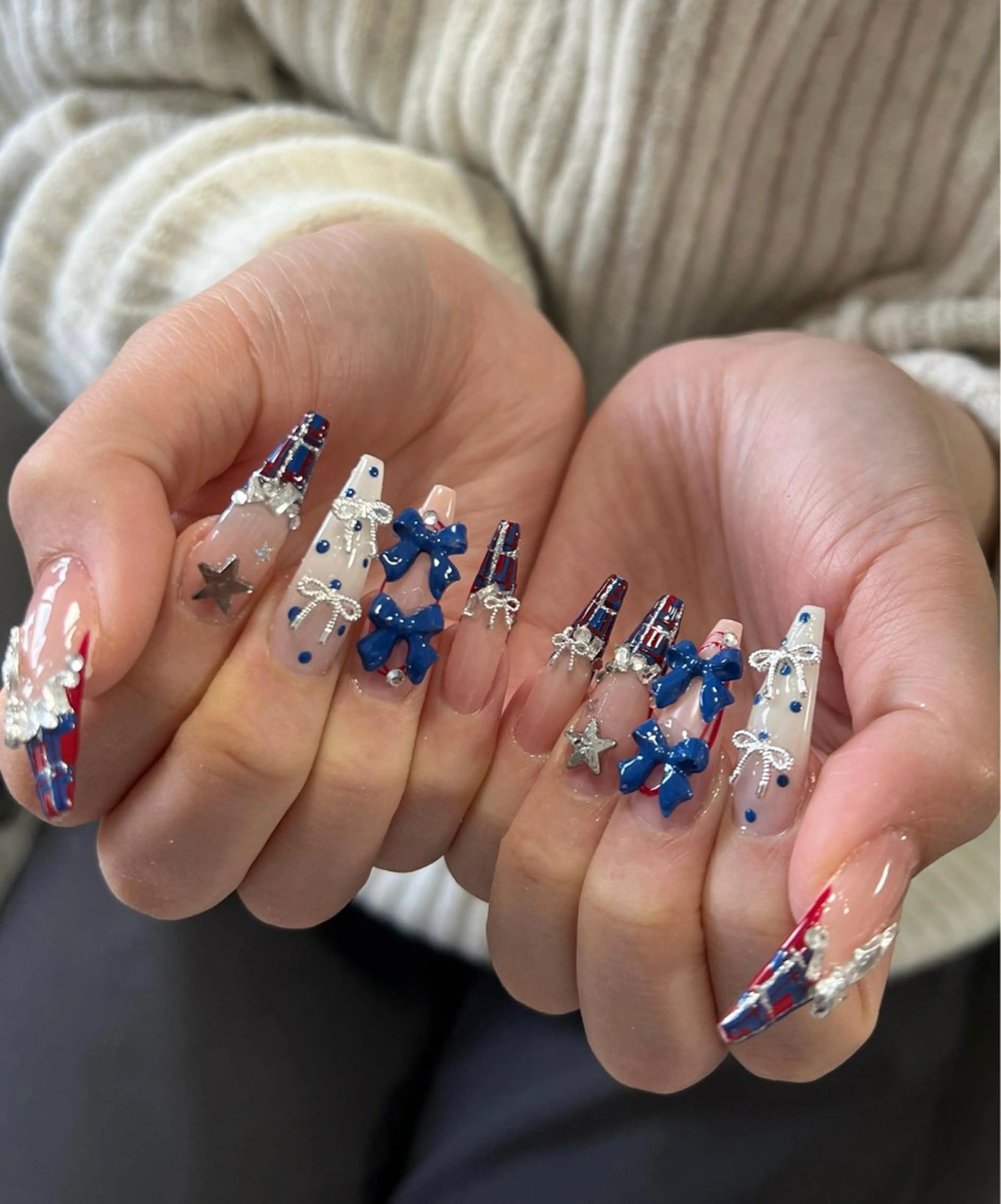 ネイル オーロラネイル クリアネイル 成人式 フラッシュネイル ジェルネイル ZUZU AMEE NAILのネイルデザイン