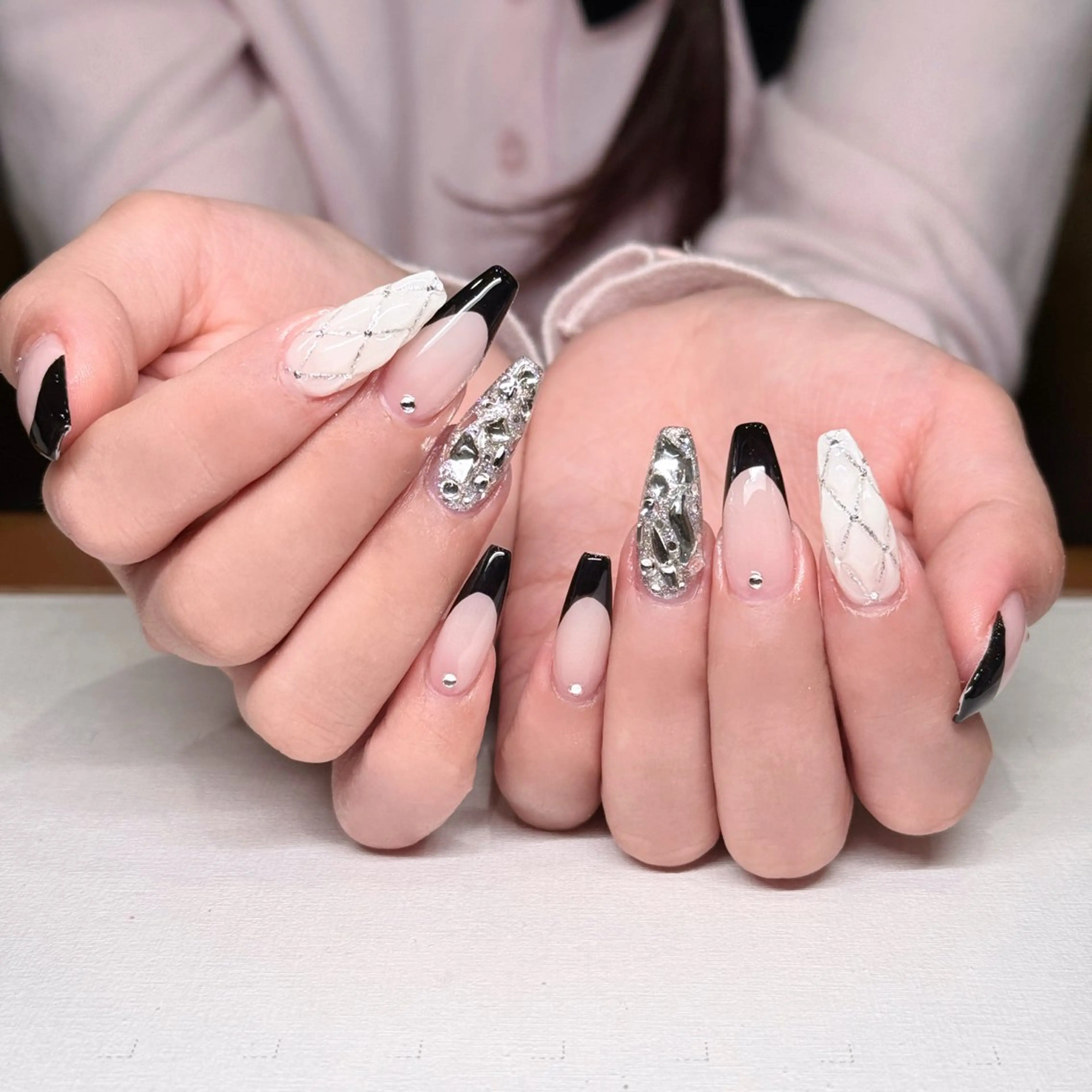 ネイル オーロラネイル ブルー チークネイル フットネイル フレンチネイル ハンドネイル JAN 168 池袋のネイルデザイン