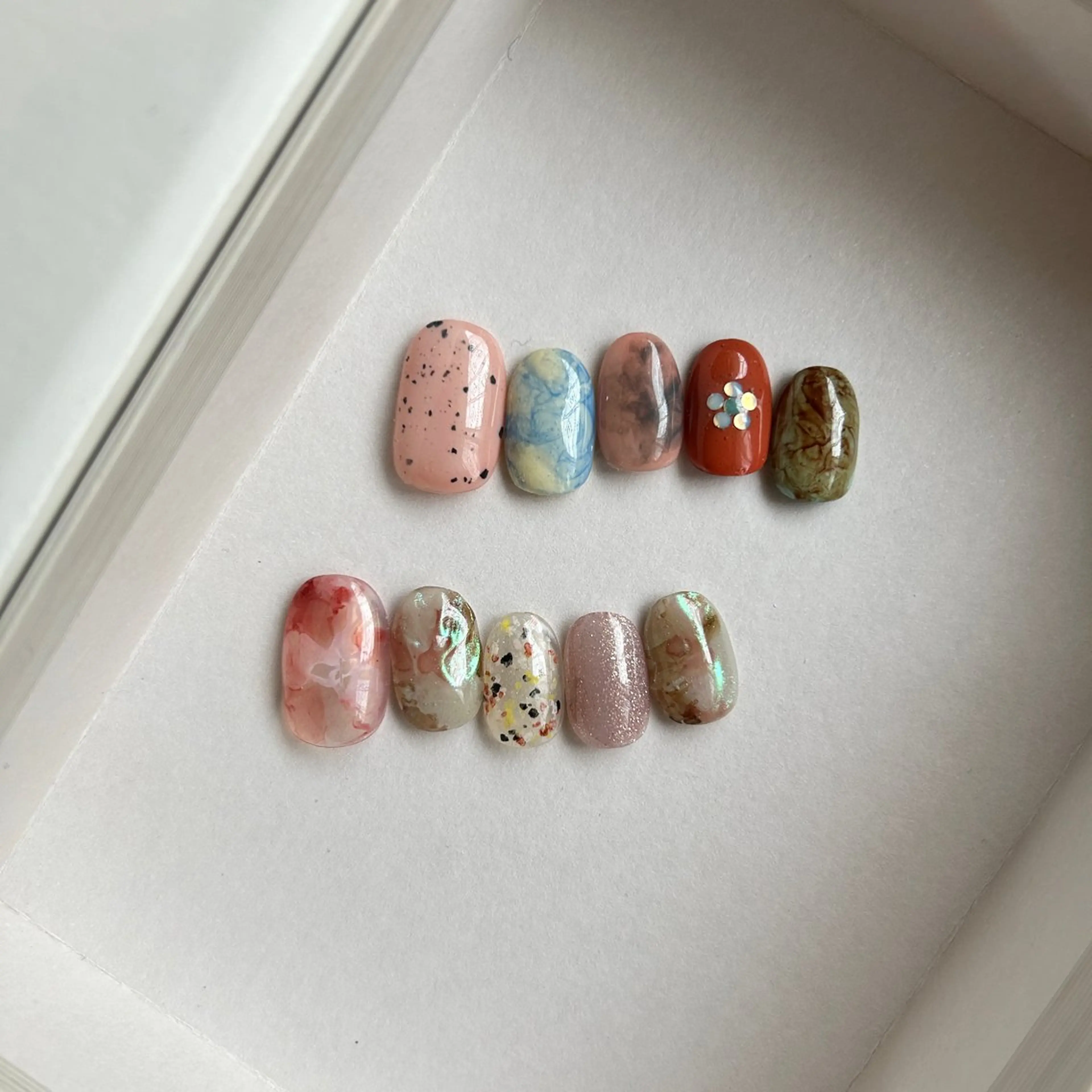 ネイル ニュアンスネイル 春ネイル フリーランス¨̮⃝ ネイリストOKADAのネイルデザイン