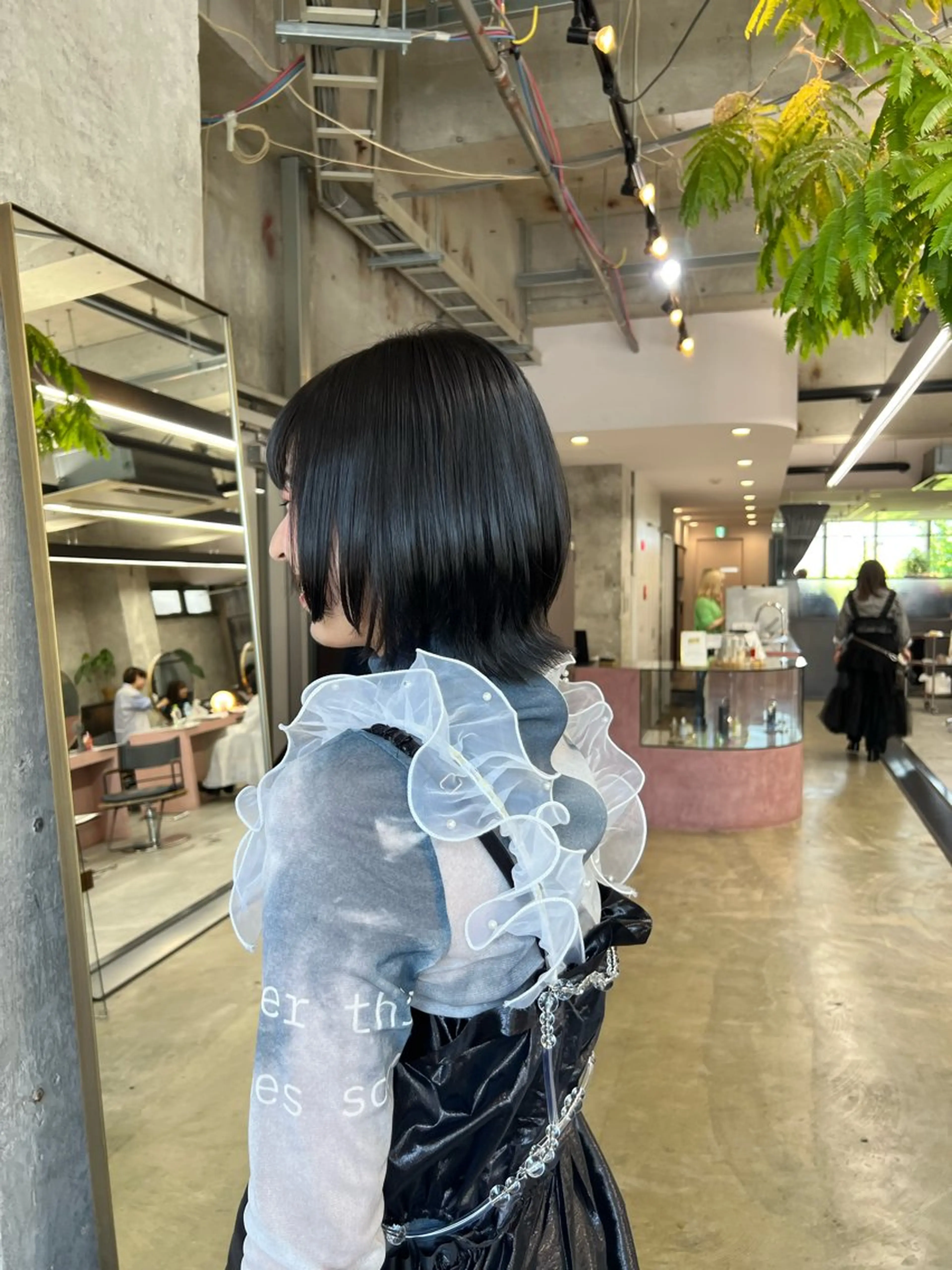 ミディアム ウルフカット azumi/ボブ/暖 色/オリーブ/縮毛のヘアスタイル