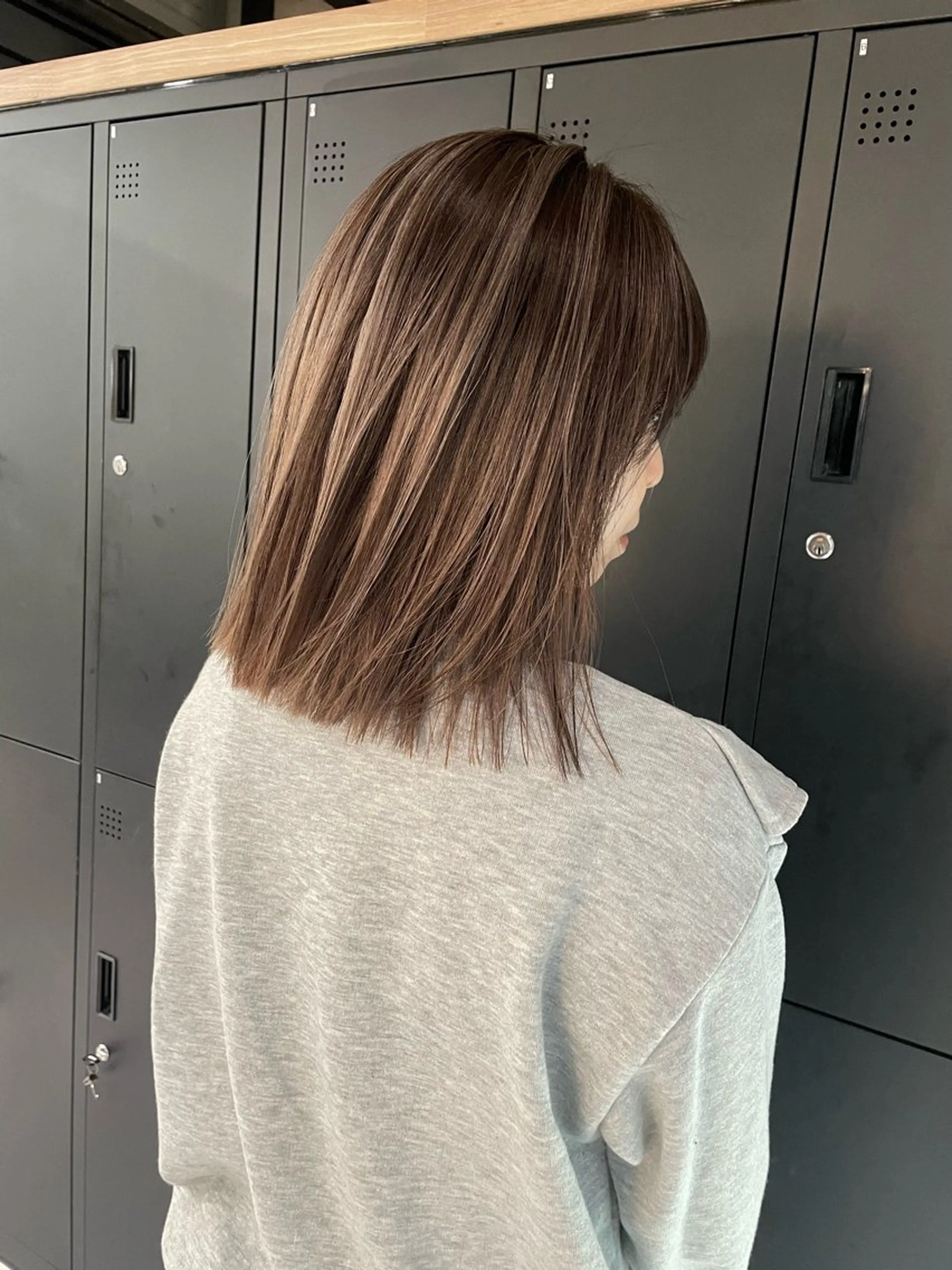 セミロング 🫧ハイライトカラー 🫧 𝓜𝓘𝓤のヘアスタイル