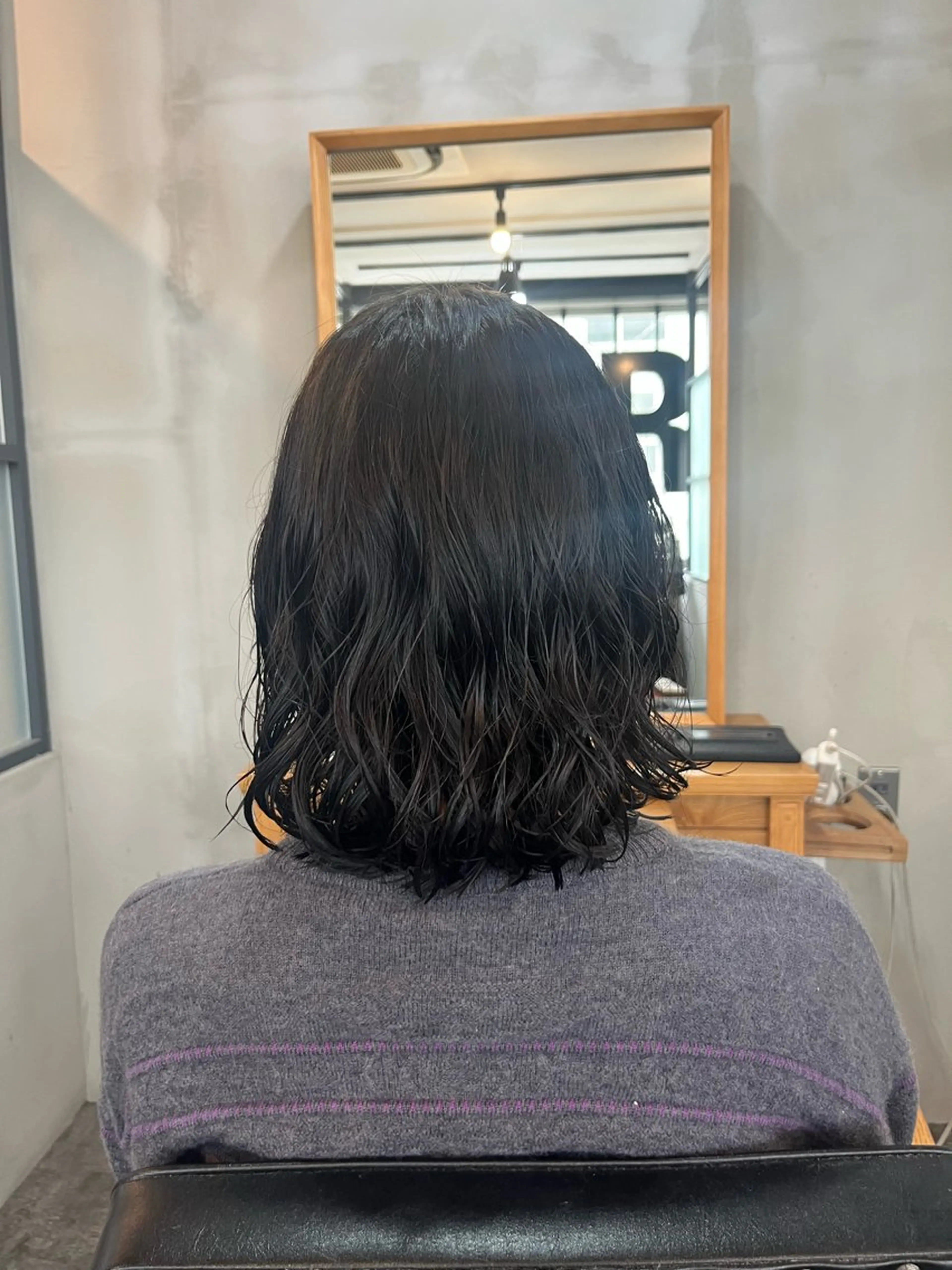 ミディアム パーマ ミディアムパーマ 栗本 陽香/顔周りレ イヤー/透明感カラーのヘアスタイル