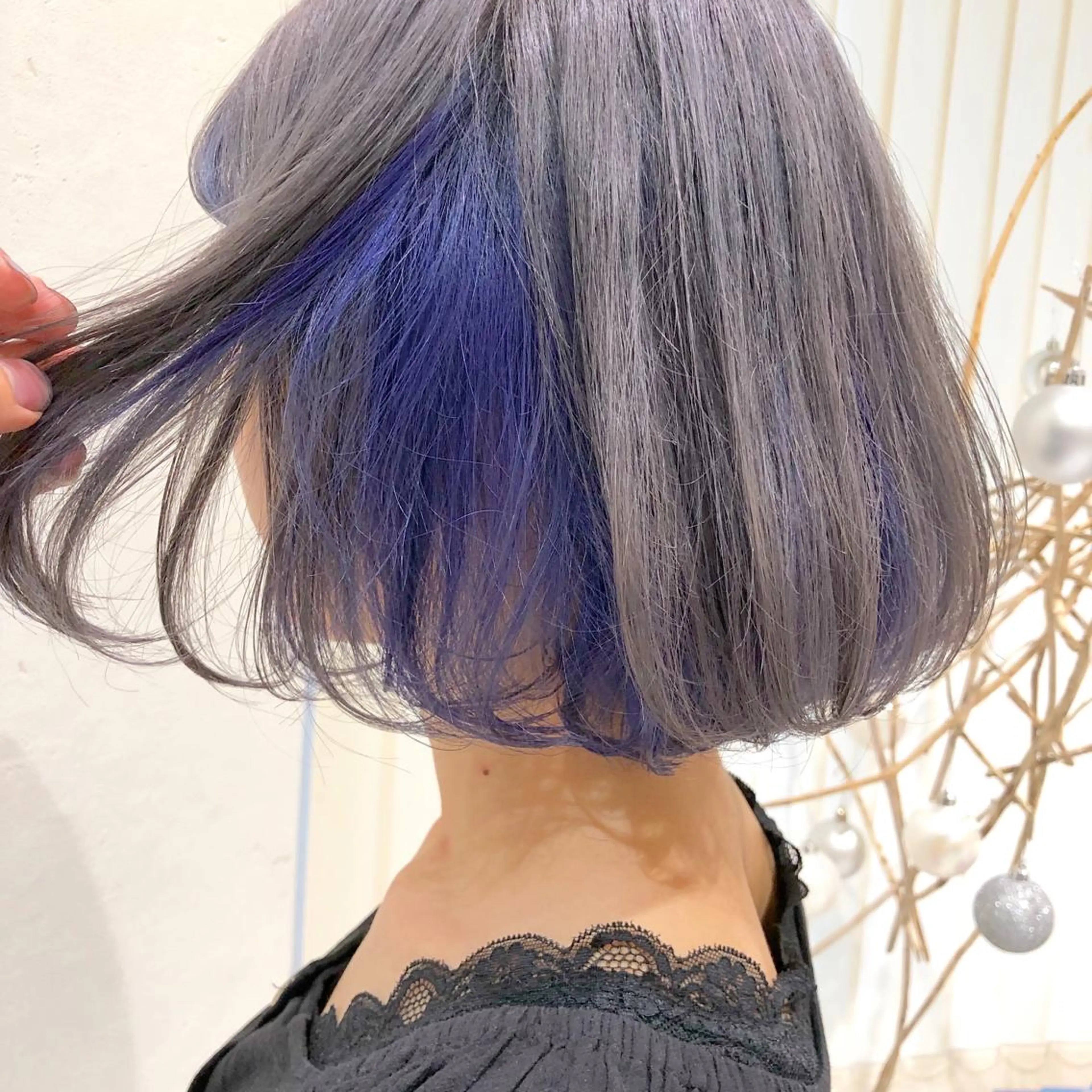 ミディアム カラー パーマ ヘアアレンジ ブルーカラー ブルーパープル インナーカラー パープルカラー シルバー ハイトーン特化🤍 浦住のヘアスタイル