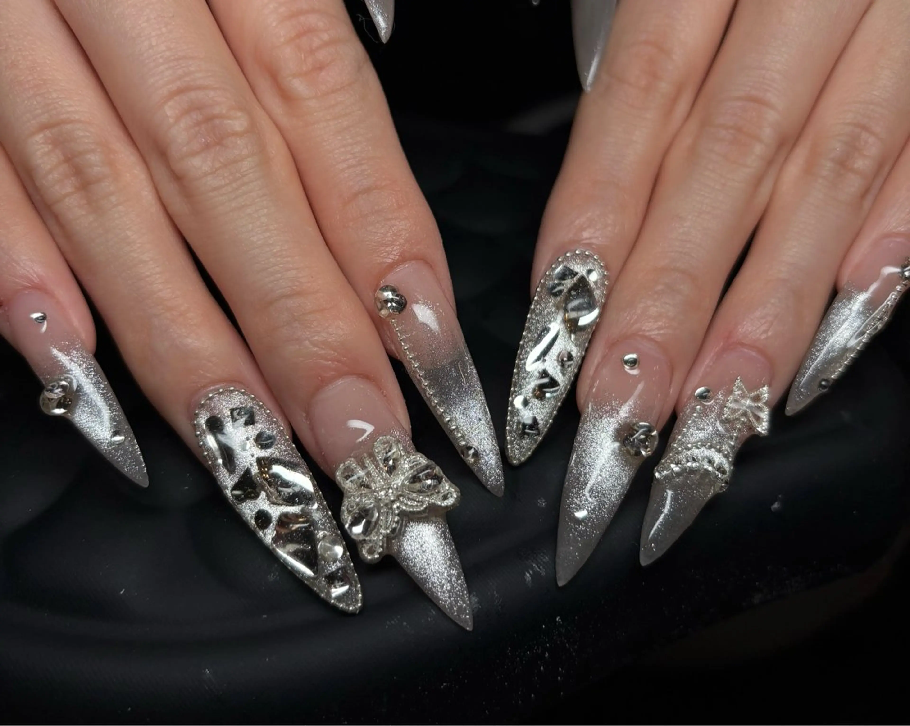 ロング ハンドネイル SEINA_ NAIL🐈‍⬛💗のネイルデザイン