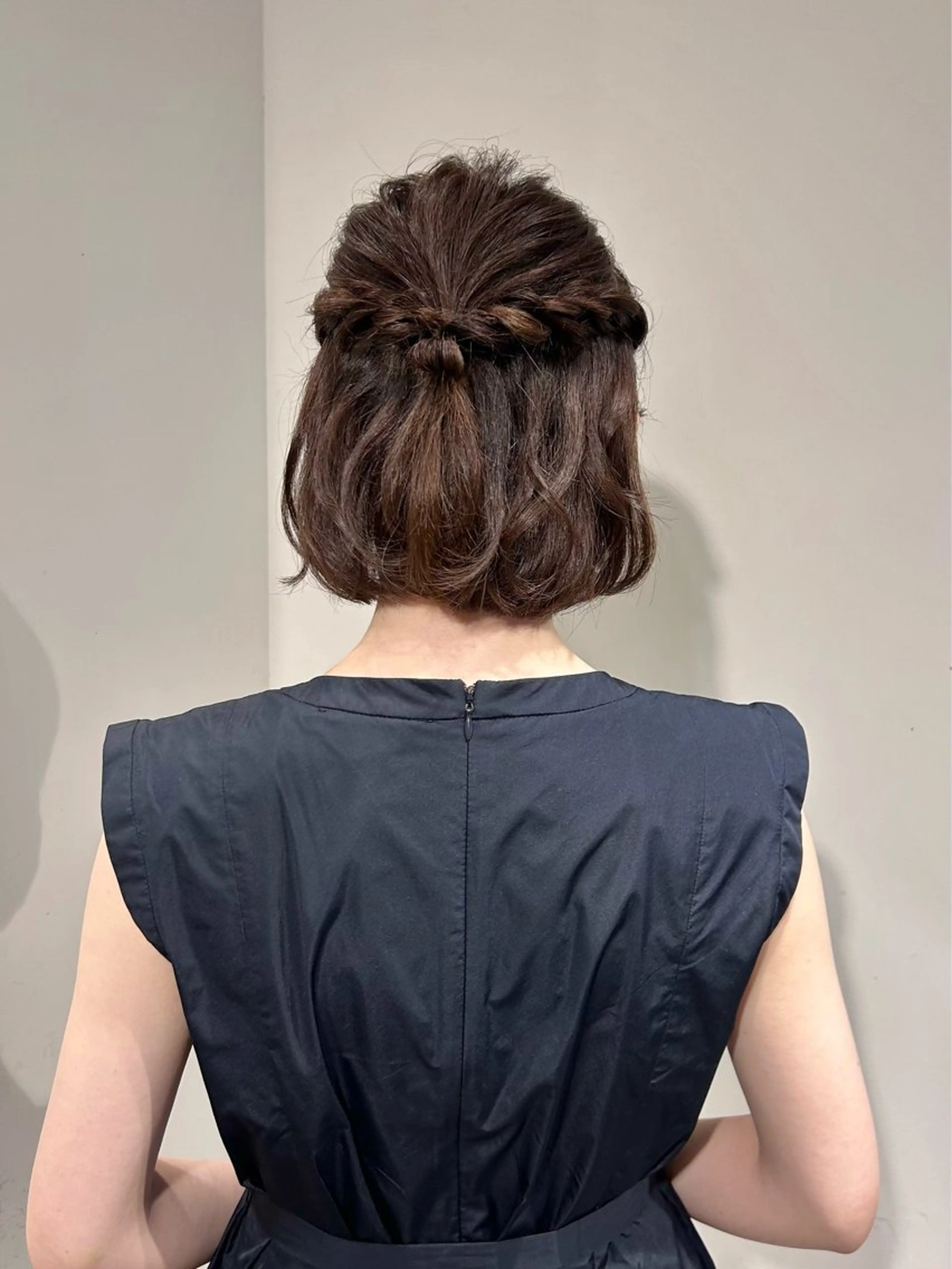 ショート ヘアアレンジ ハーフアップ ボブ LOVEST Rihoのヘアスタイル