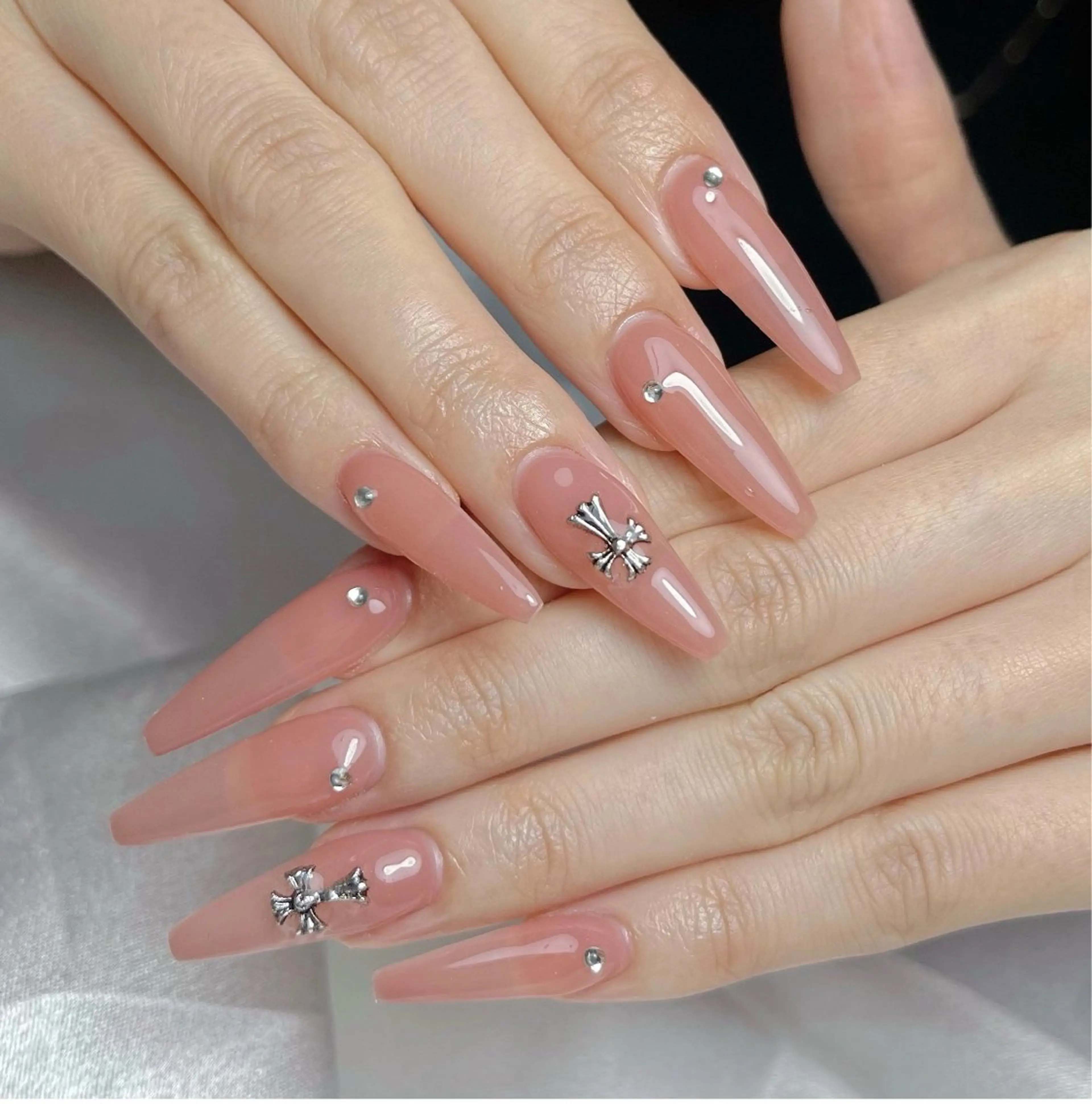 ネイル 長さ出し フレンチネイル 韓国ネイル レース マグネットネイル yuna ユナのネイルデザイン