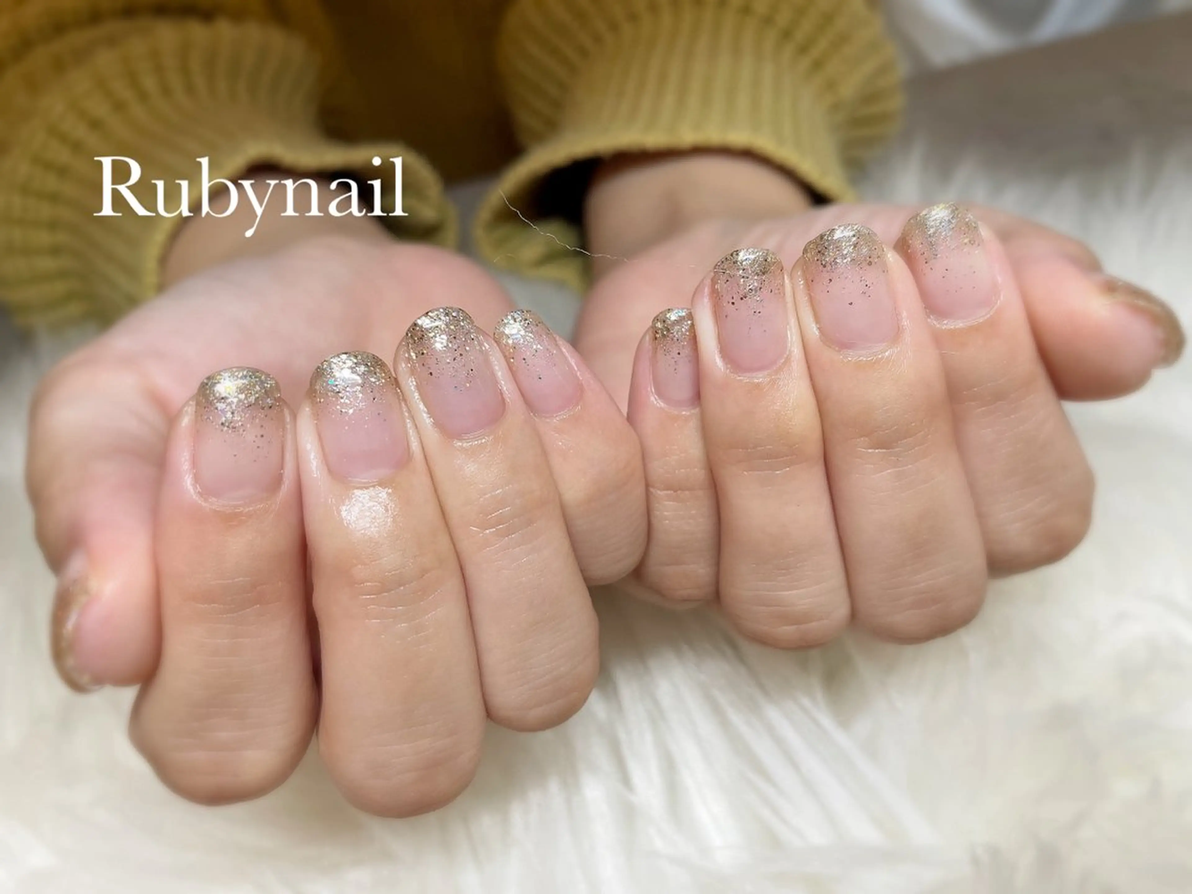 ネイル グラデーション ラメ(グリッター) ラメグラデーション シルバー プライベートサロン Rubynailのネイルデザイン