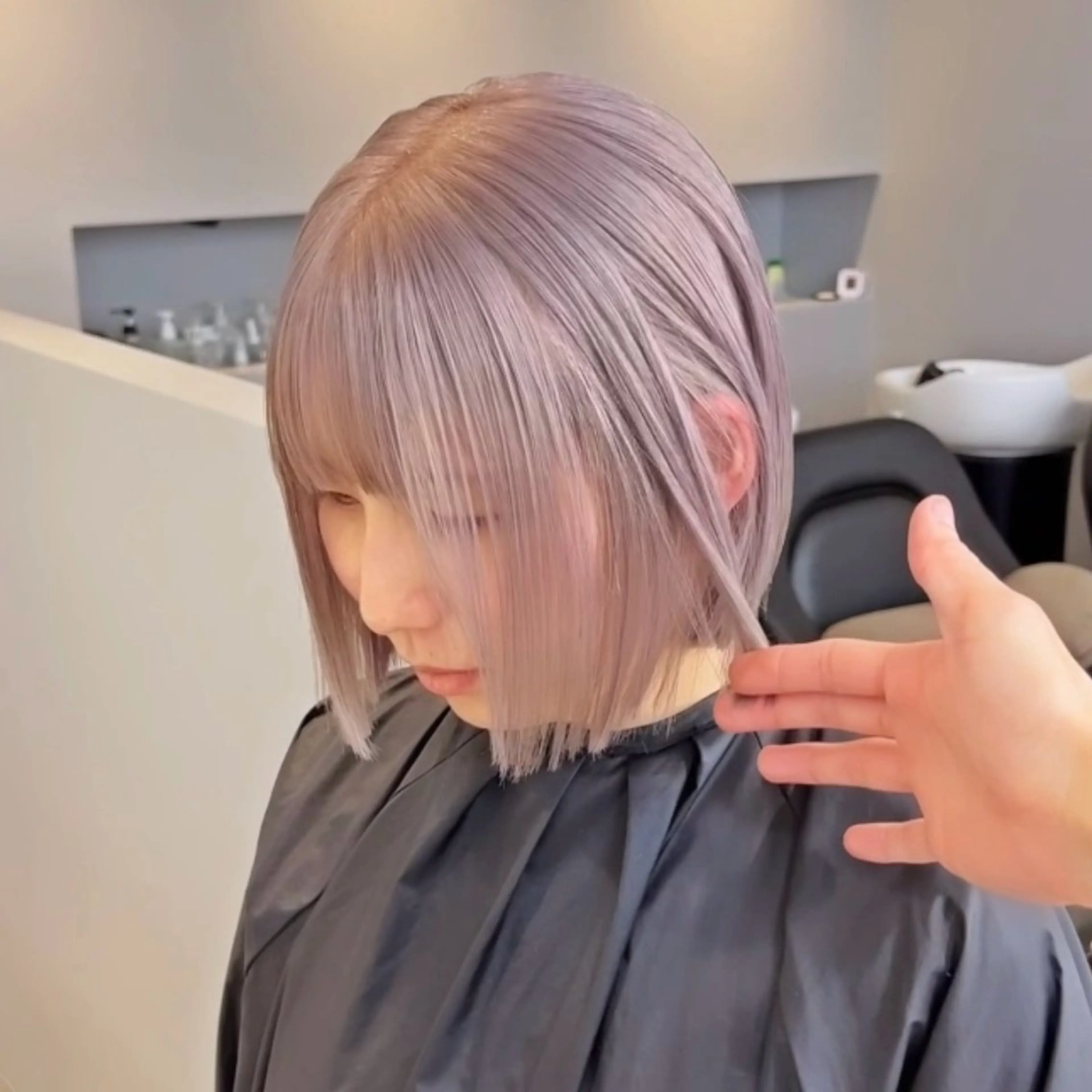 ショート カラー ベージュカラー ピンクカラー ピンクベージュ カット ヘアカラー ムラ修正💎 艶髪ハイトーン💎のヘアスタイル