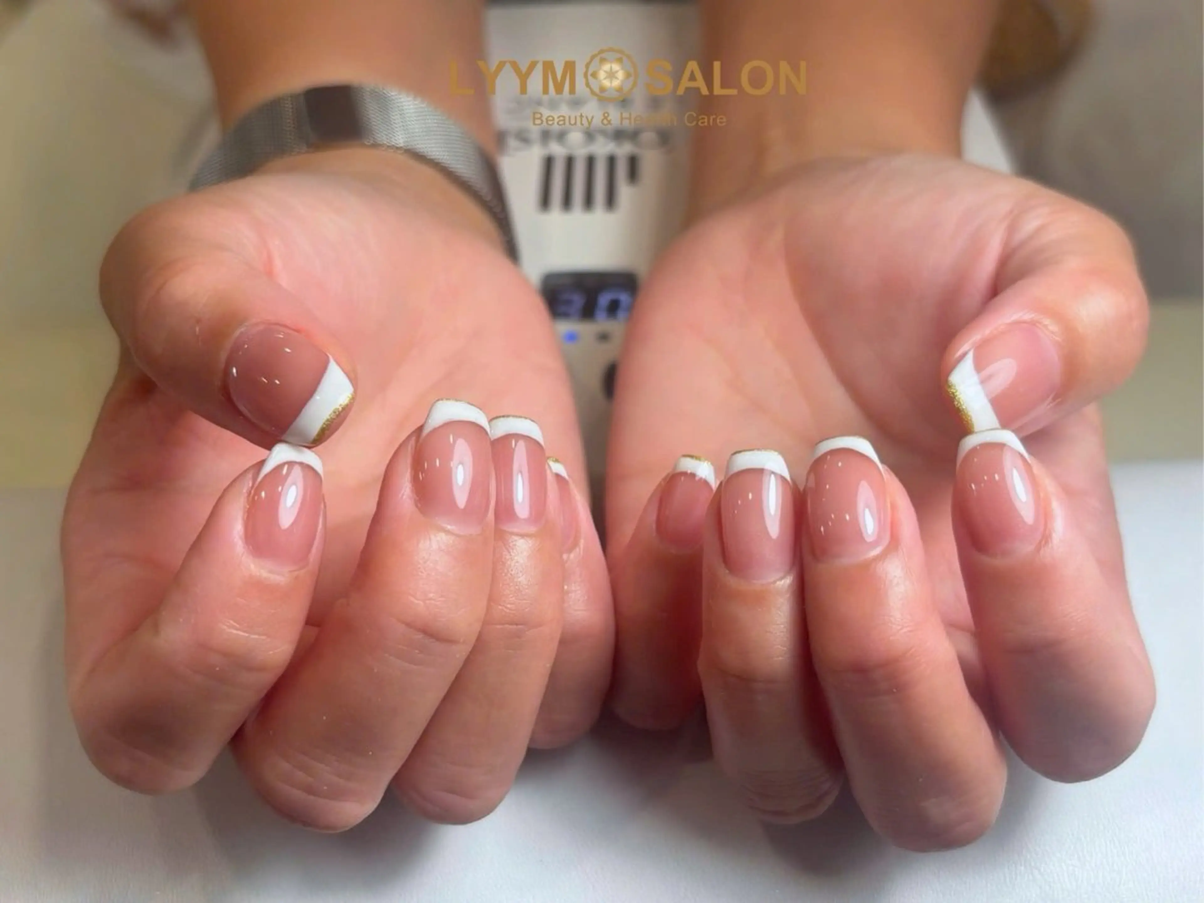 ネイル フレンチネイル ゴールド 韓国ネイル オフィスネイル シンプルネイル ハンドネイル ハンドケア LYYM Salonのネイルデザイン