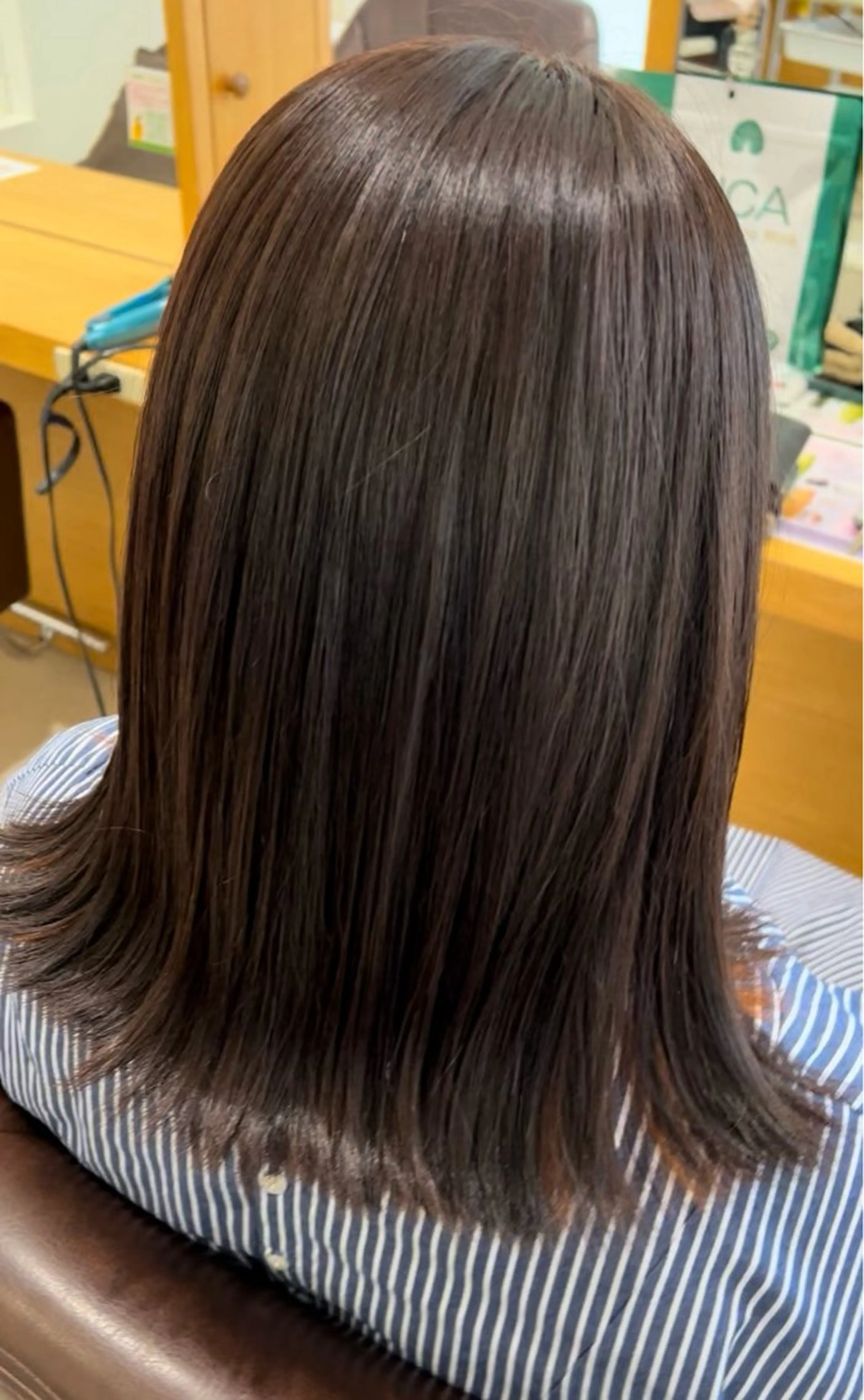 セミロング 松原 愛莉のヘアスタイル