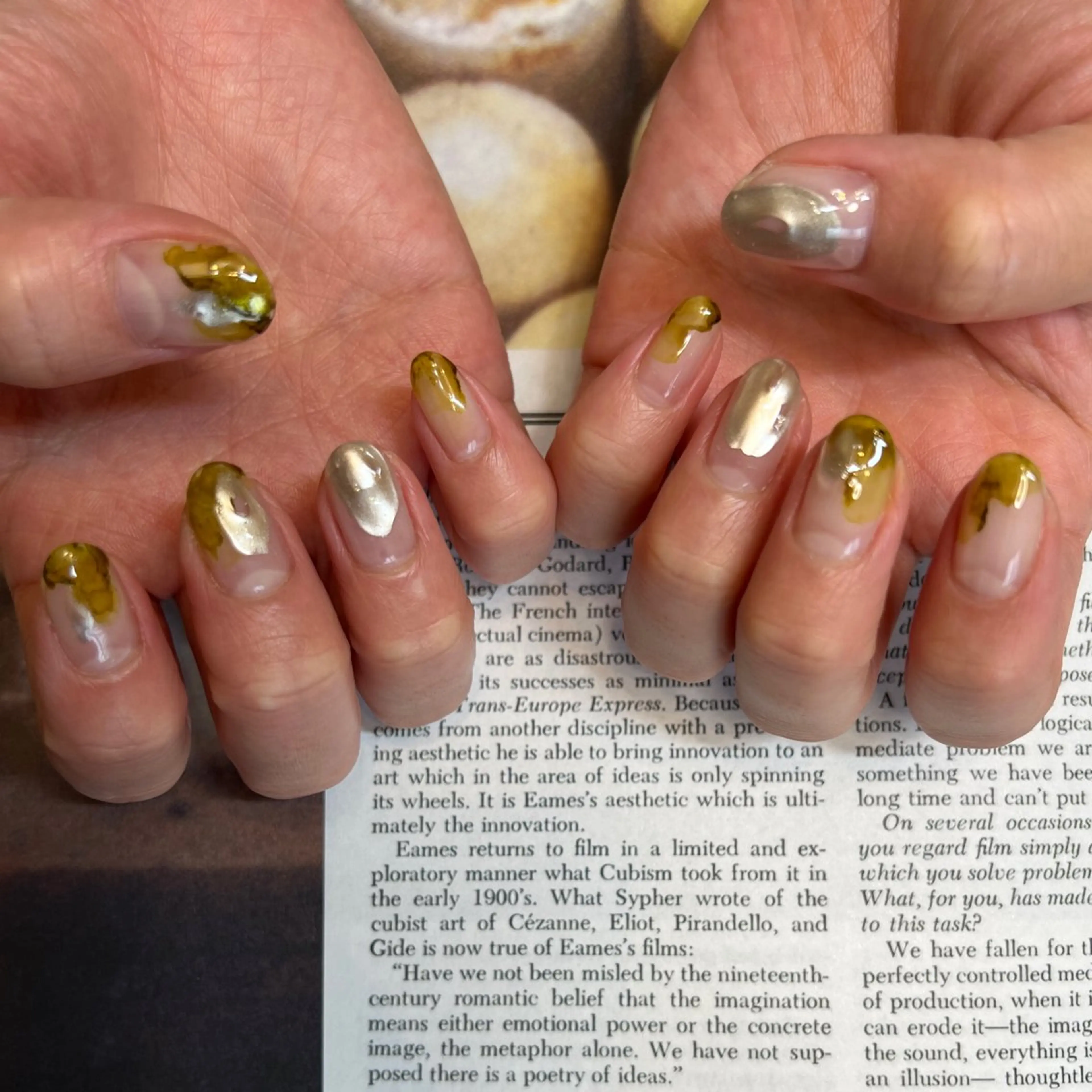 ネイル ミラーネイル ニュアンスネイル ぷっくりネイル Ri.nail オクマトモカのネイルデザイン