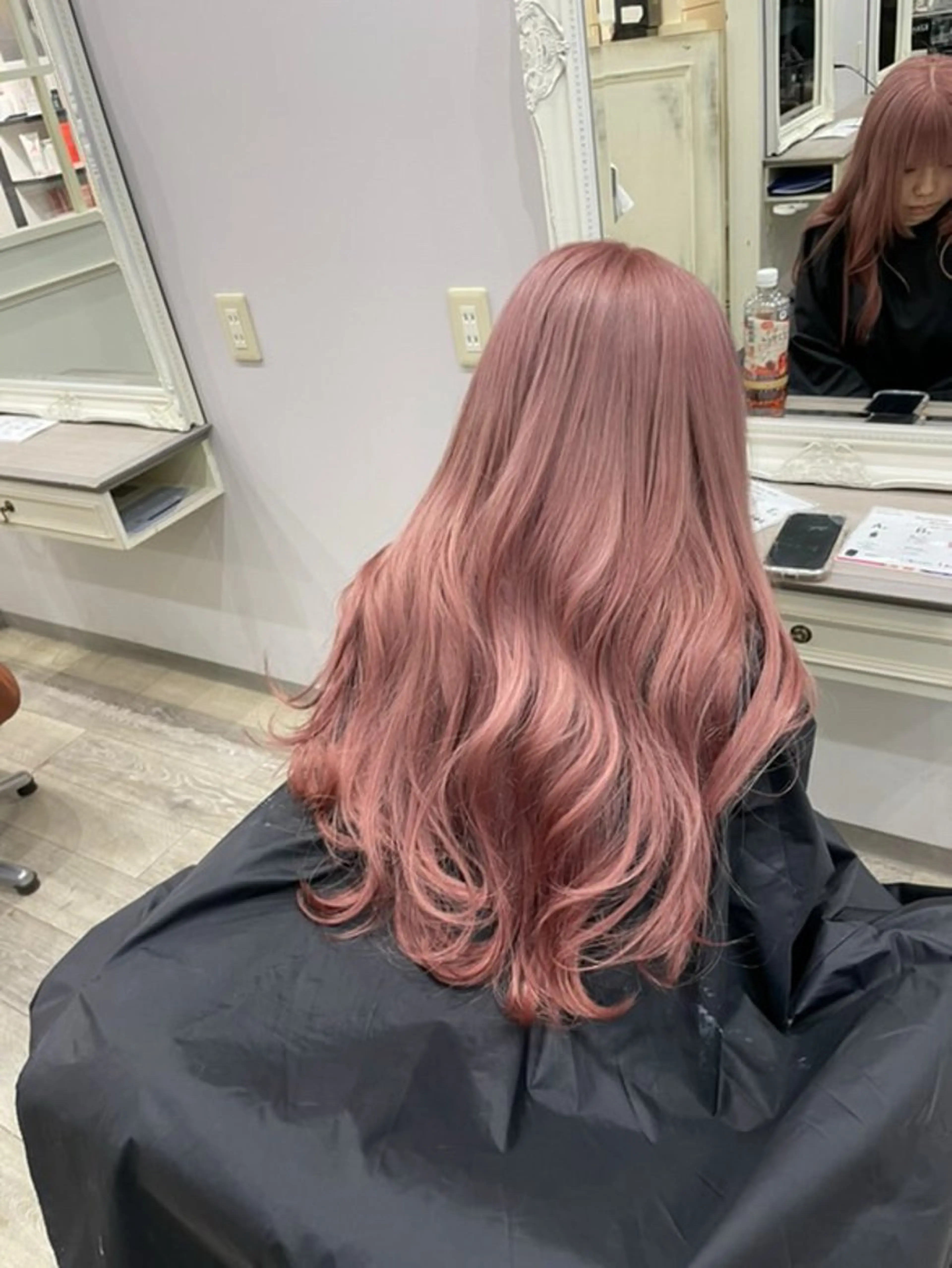 ロング カラー ベージュカラー ブリーチ ピンクカラー ピンクベージュ ブリーチ/髪質改善/ ハイトーン/暖色のヘアスタイル