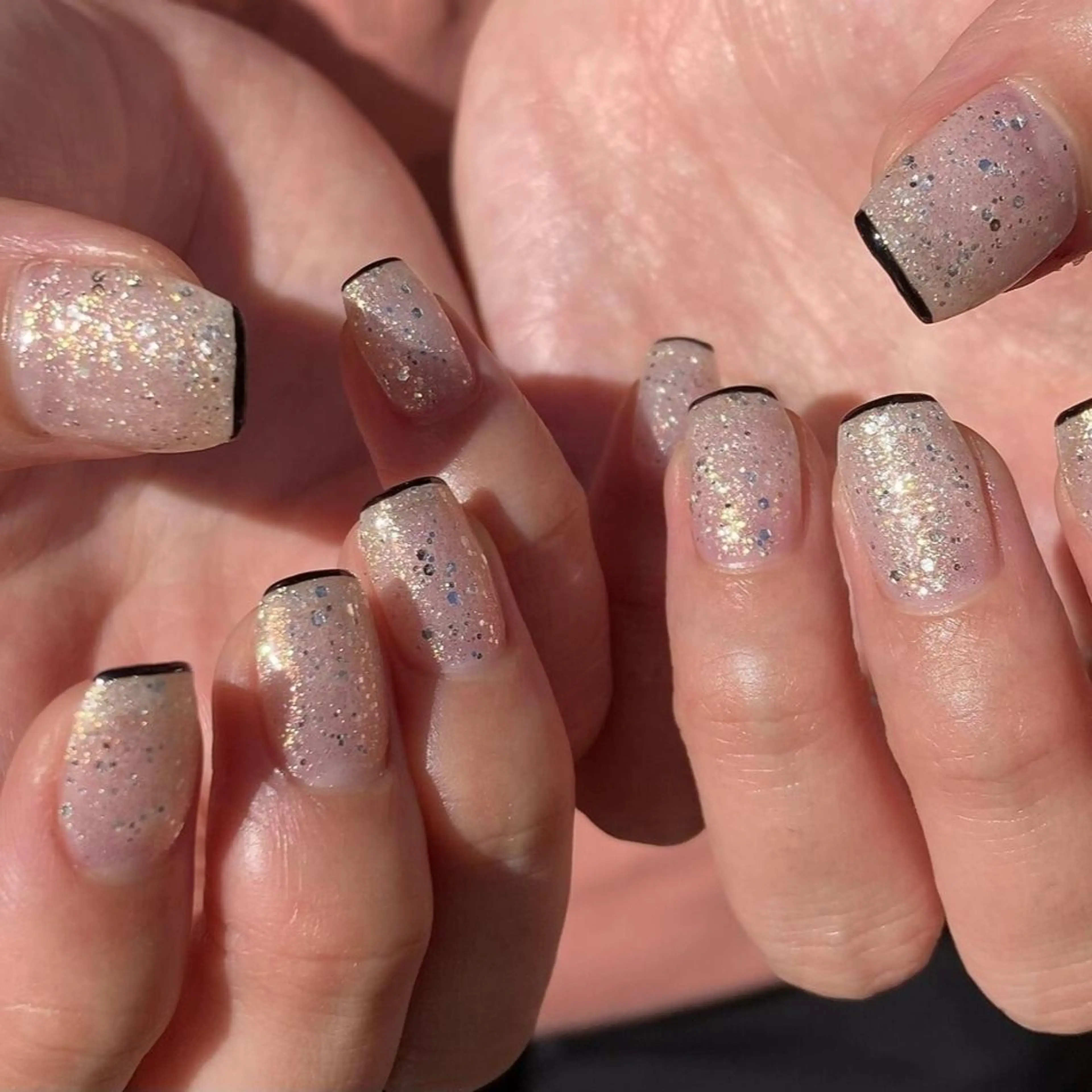 ネイル アートネイル フレンチネイル ジェルネイル ラメ(グリッター) ニュアンスネイル ハンドネイル 【パラジェル認定】 newiネイル京橋のネイルデザイン